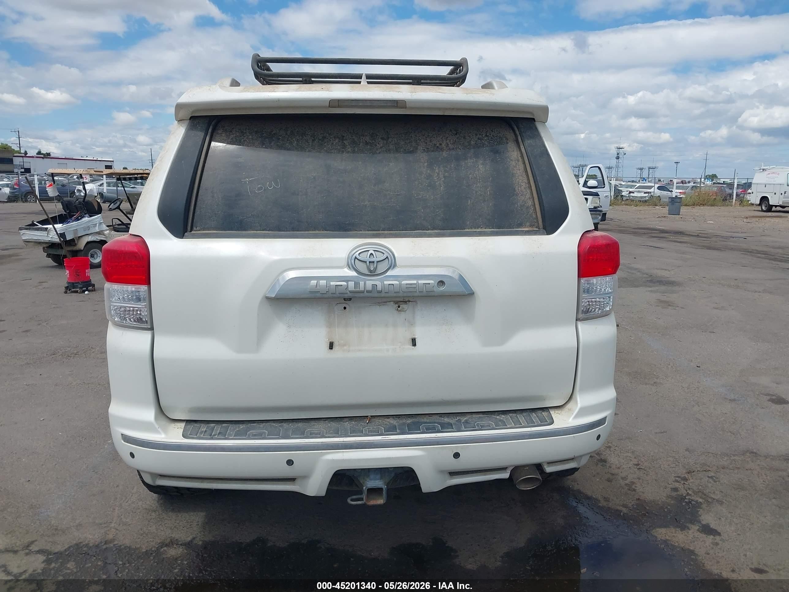2011 Toyota 4runner Sr5 V6 White vin: JTEBU5JR8B5037497