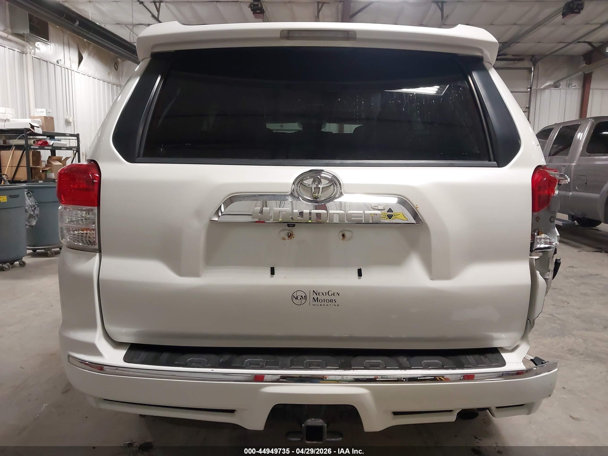 2011 Toyota 4runner Limited V6 White vin: JTEBU5JR8B5074548