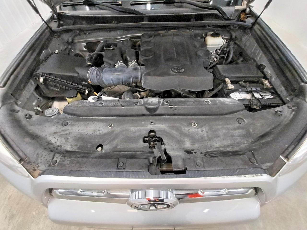 2012 Toyota 4runner Sr5 Silver vin: JTEBU5JR8C5096969