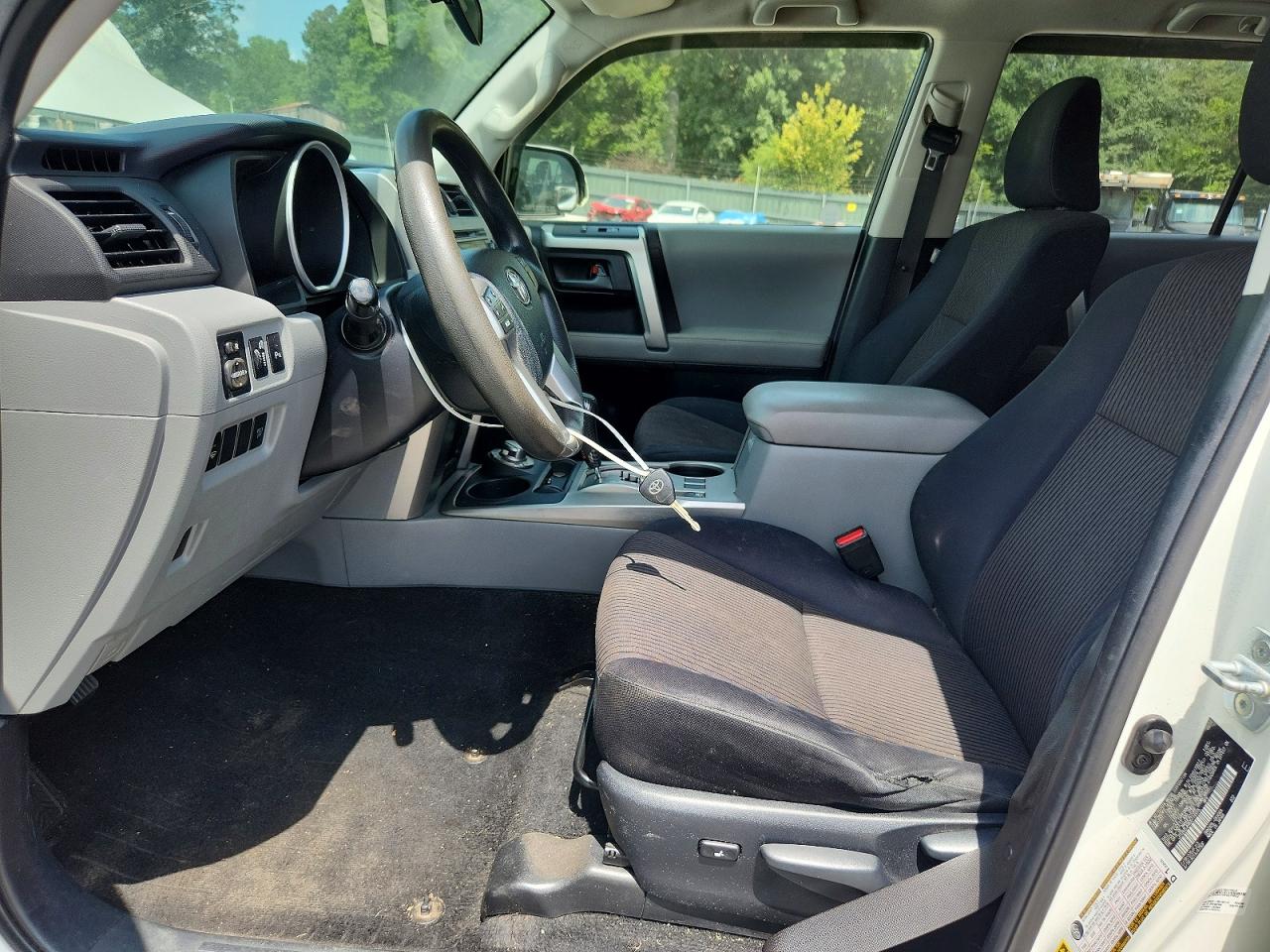2013 Toyota 4runner Sr5 White vin: JTEBU5JR8D5116915