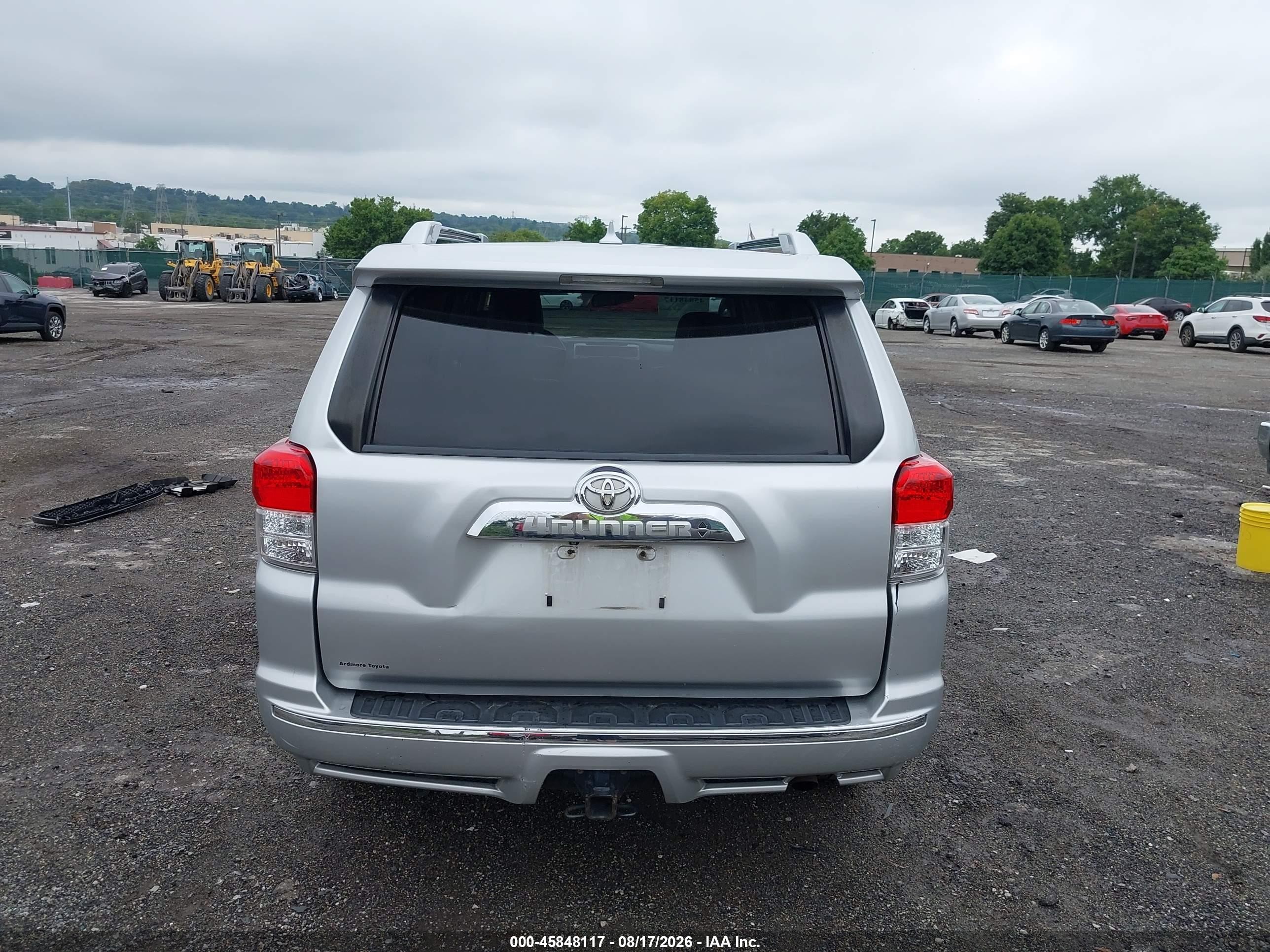 2013 Toyota 4runner Limited Silver vin: JTEBU5JR8D5124044