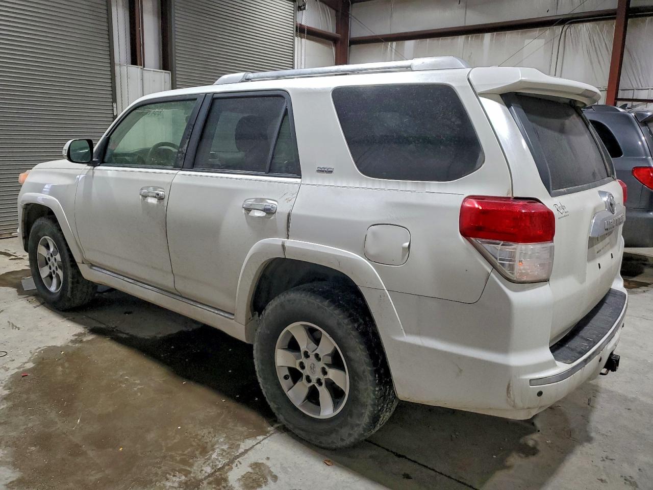 2013 Toyota 4runner Sr5 White vin: JTEBU5JR8D5129535