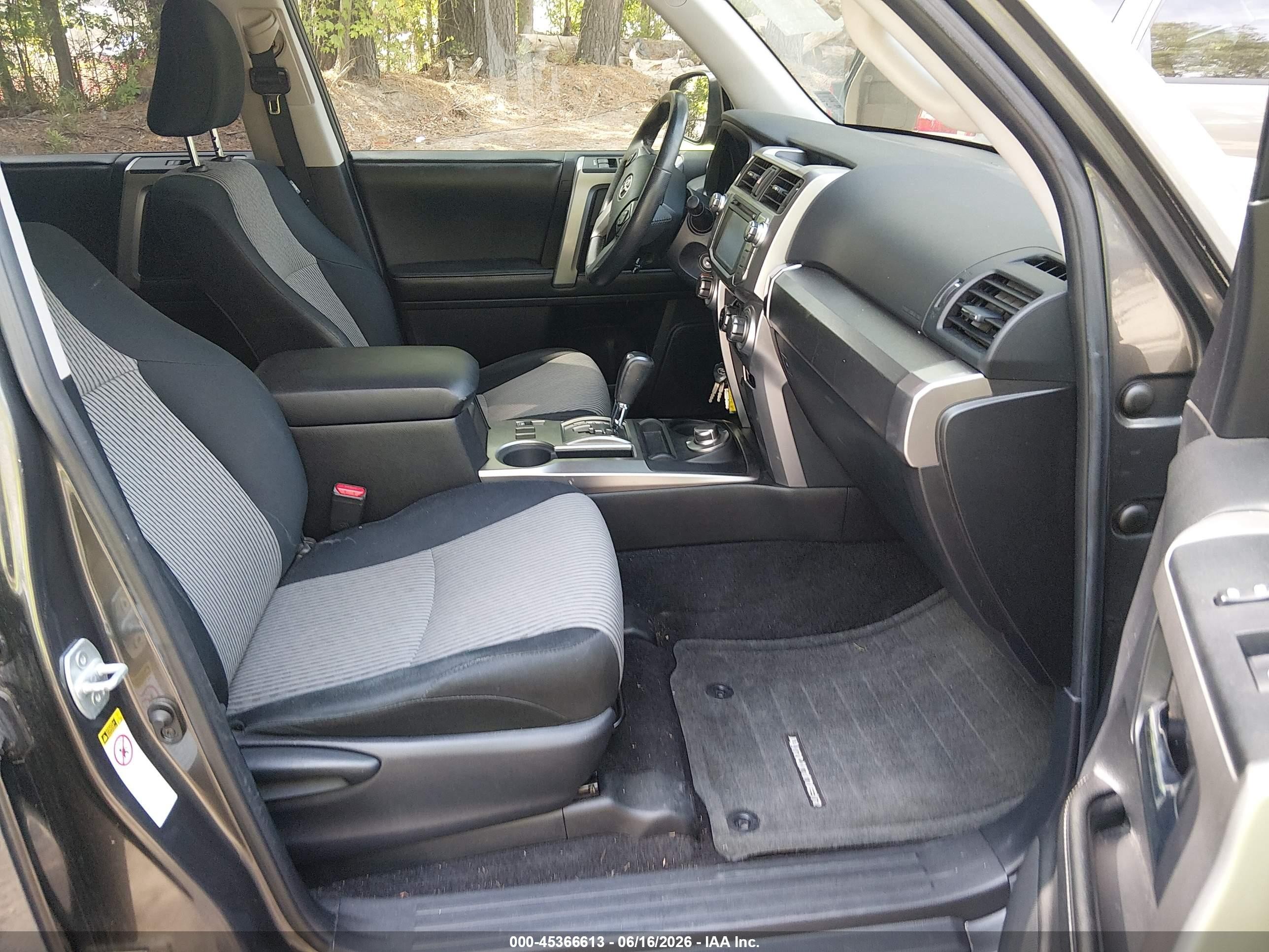 2014 Toyota 4runner Sr5 Gray vin: JTEBU5JR8E5151424