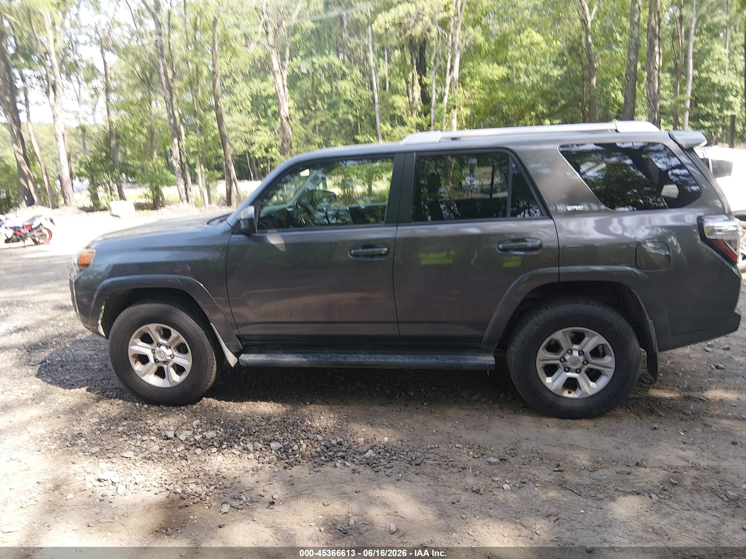 2014 Toyota 4runner Sr5 Gray vin: JTEBU5JR8E5151424