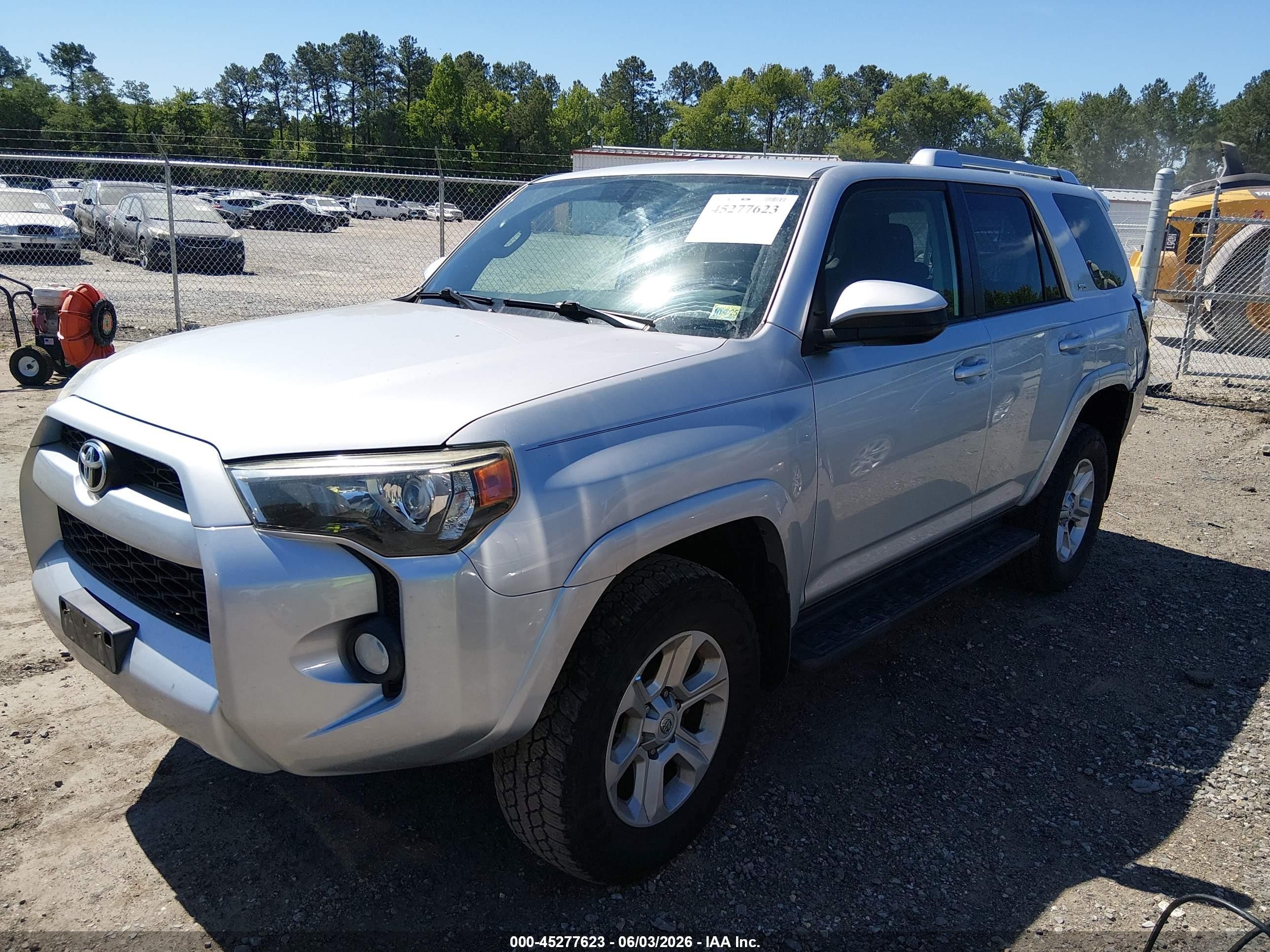 2014 Toyota 4runner Sr5 Silver vin: JTEBU5JR8E5156526