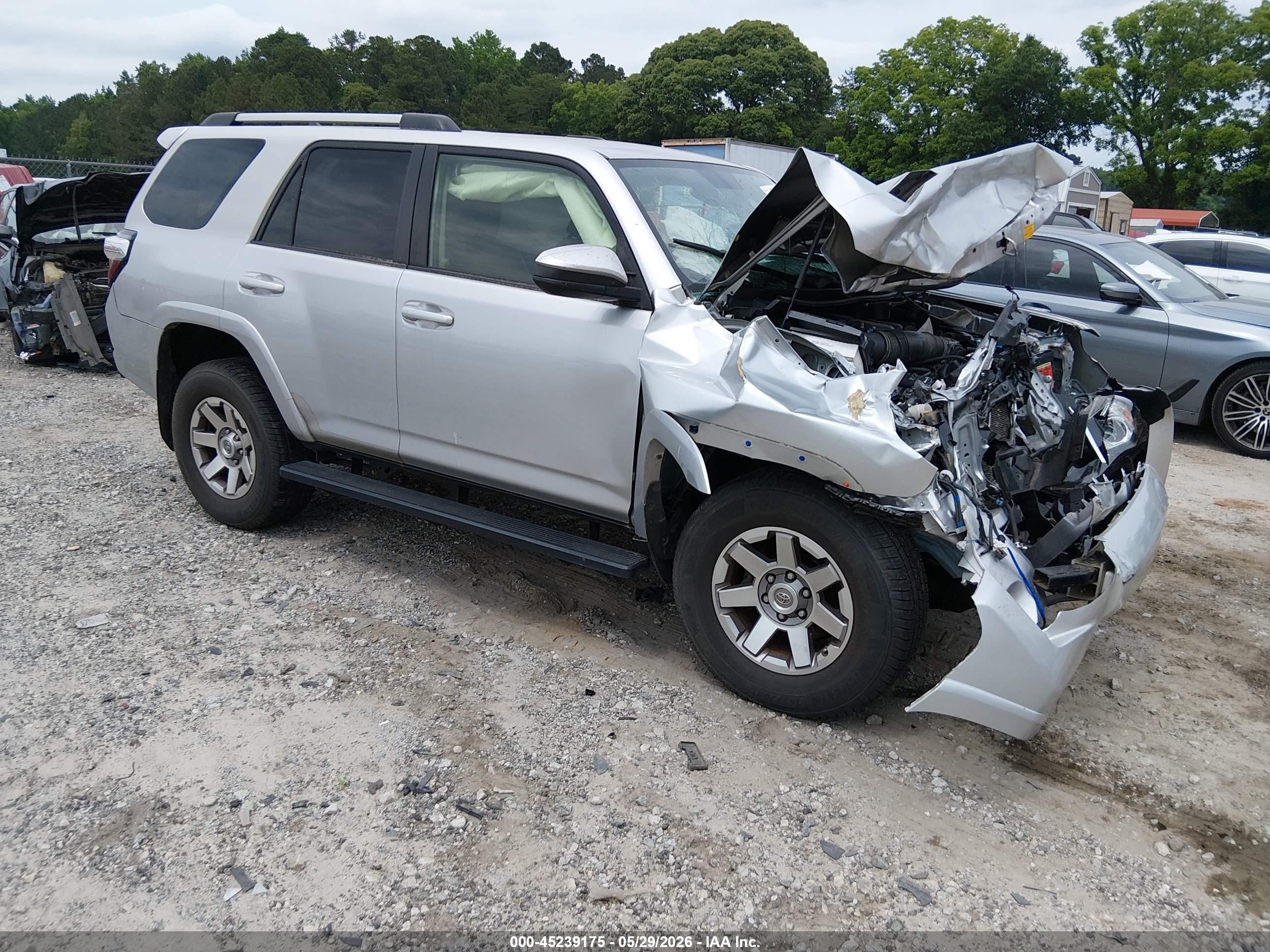 2014 Toyota 4runner Trail Silver vin: JTEBU5JR8E5196721