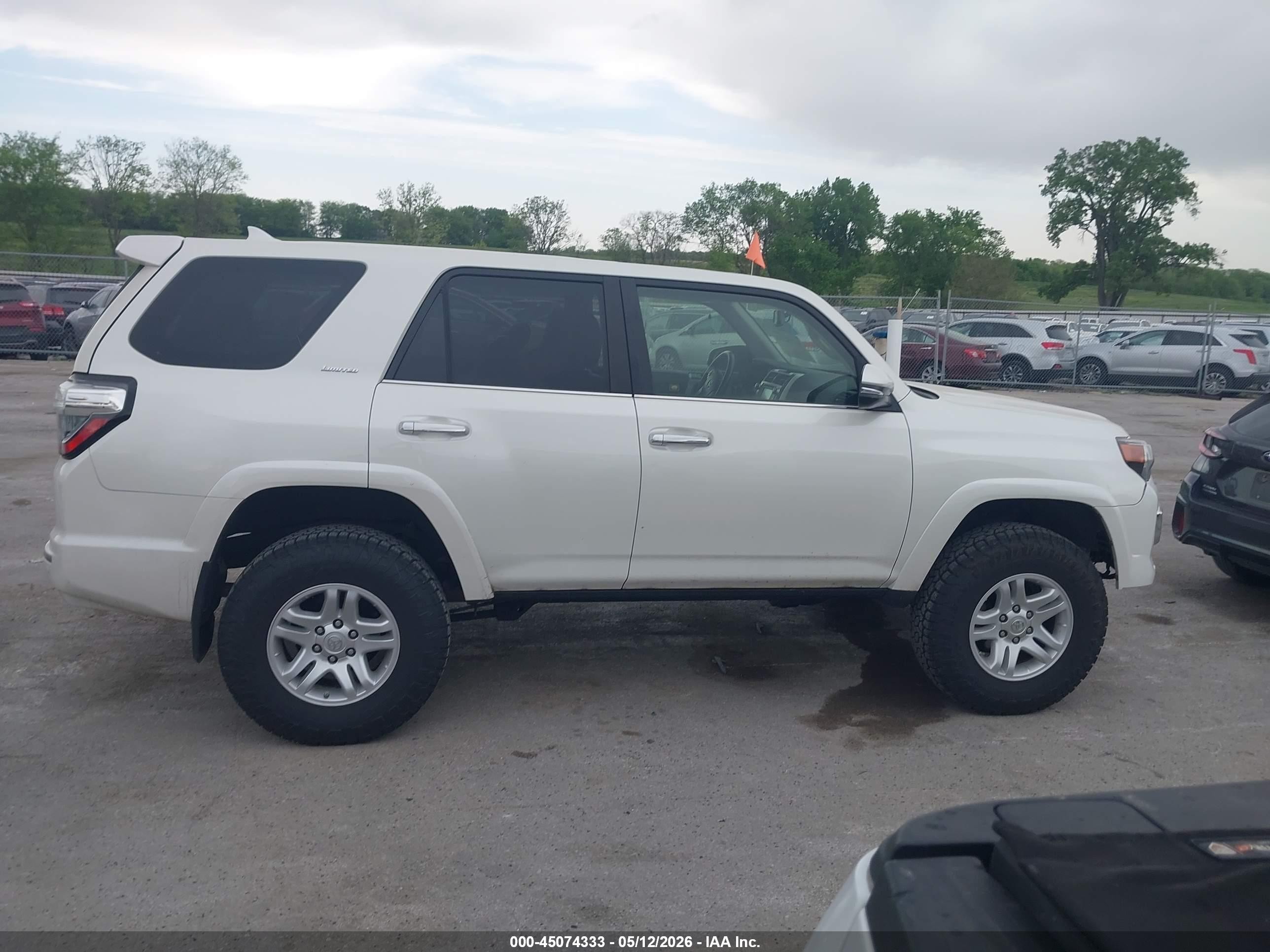 2015 Toyota 4runner Limited White vin: JTEBU5JR8F5210408
