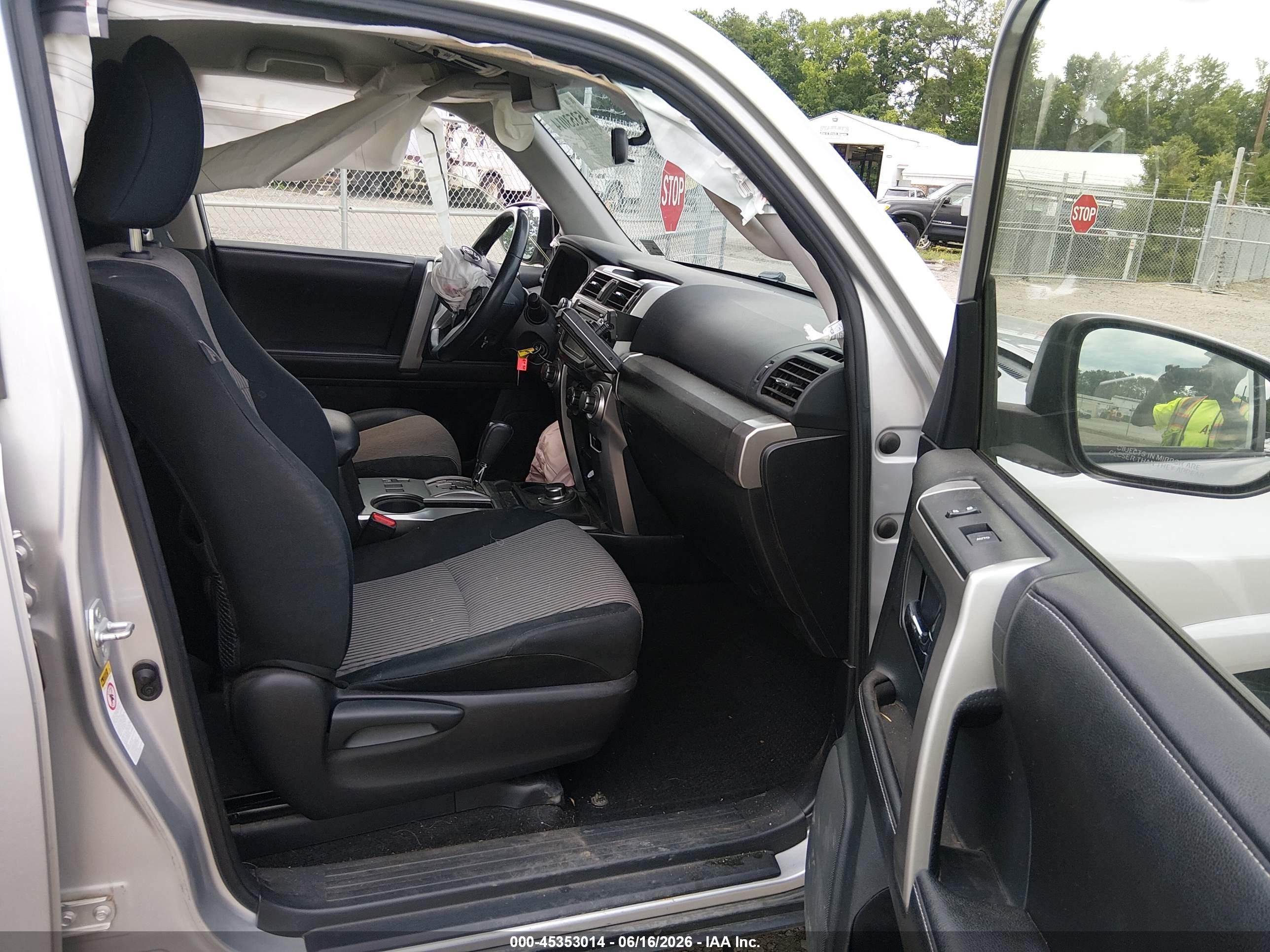 2015 Toyota 4runner Sr5 Silver vin: JTEBU5JR8F5229816