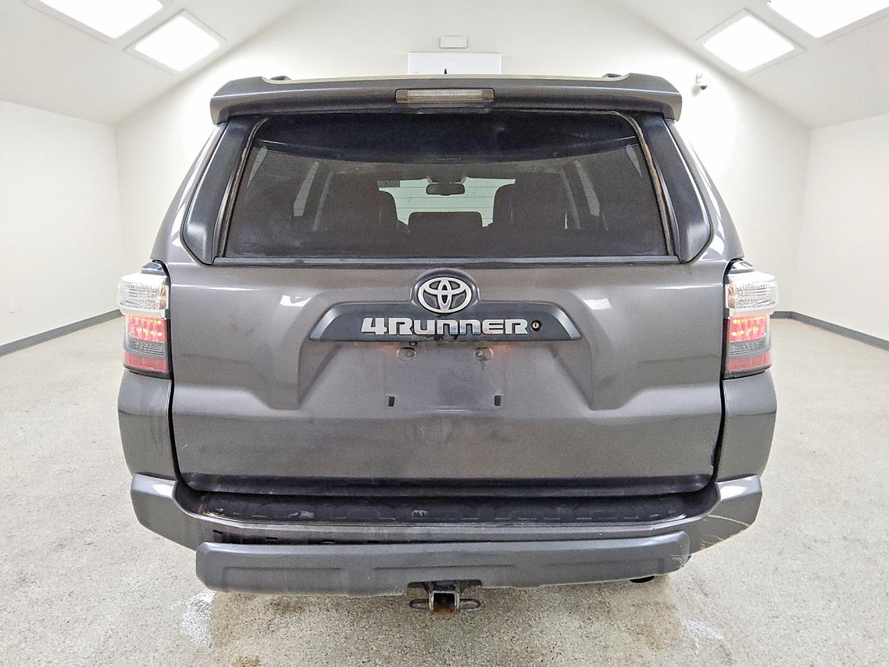 2015 Toyota 4runner Trail Premium Gray vin: JTEBU5JR8F5261715