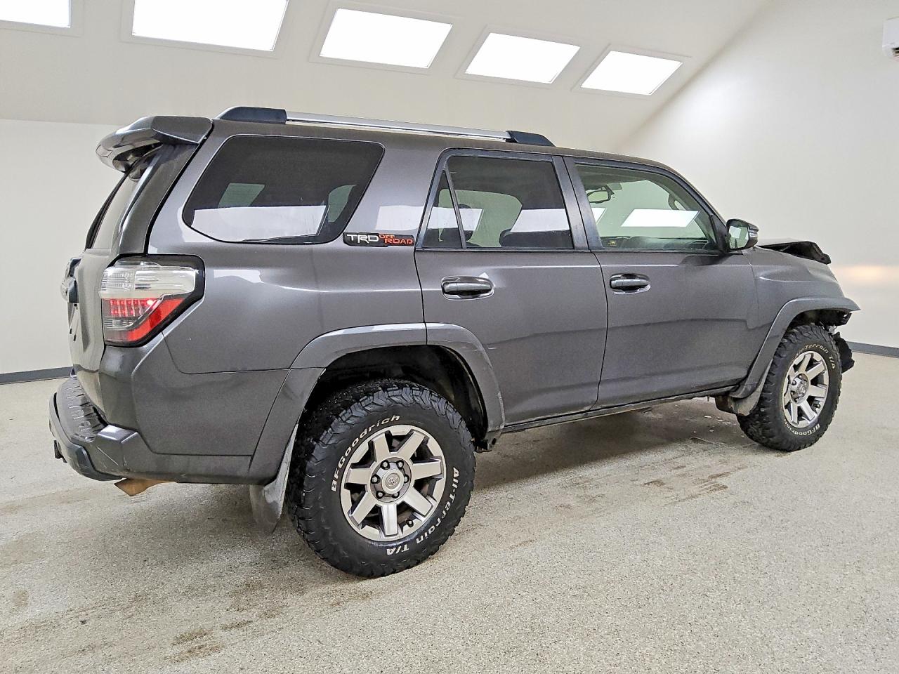 2015 Toyota 4runner Trail Premium Gray vin: JTEBU5JR8F5261715