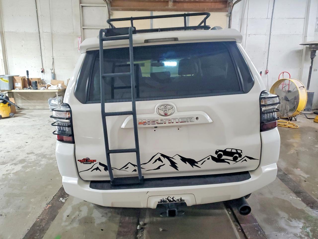 2015 Toyota 4runner Sr5 Premium White vin: JTEBU5JR8F5266588