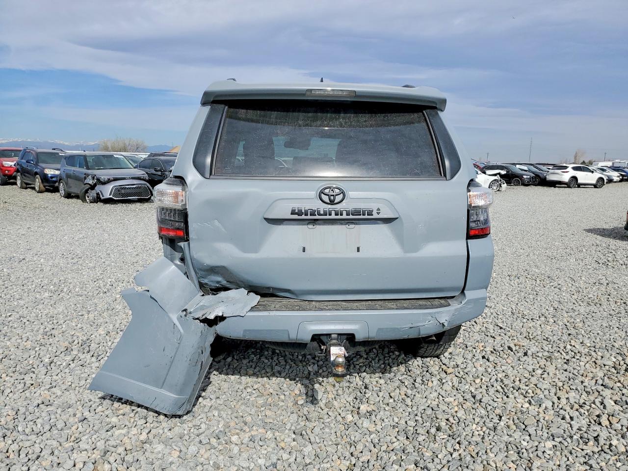 2021 Toyota 4runner Trail Edition Gray vin: JTEBU5JR8M5926352