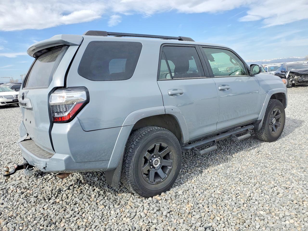 2021 Toyota 4runner Trail Edition Gray vin: JTEBU5JR8M5926352