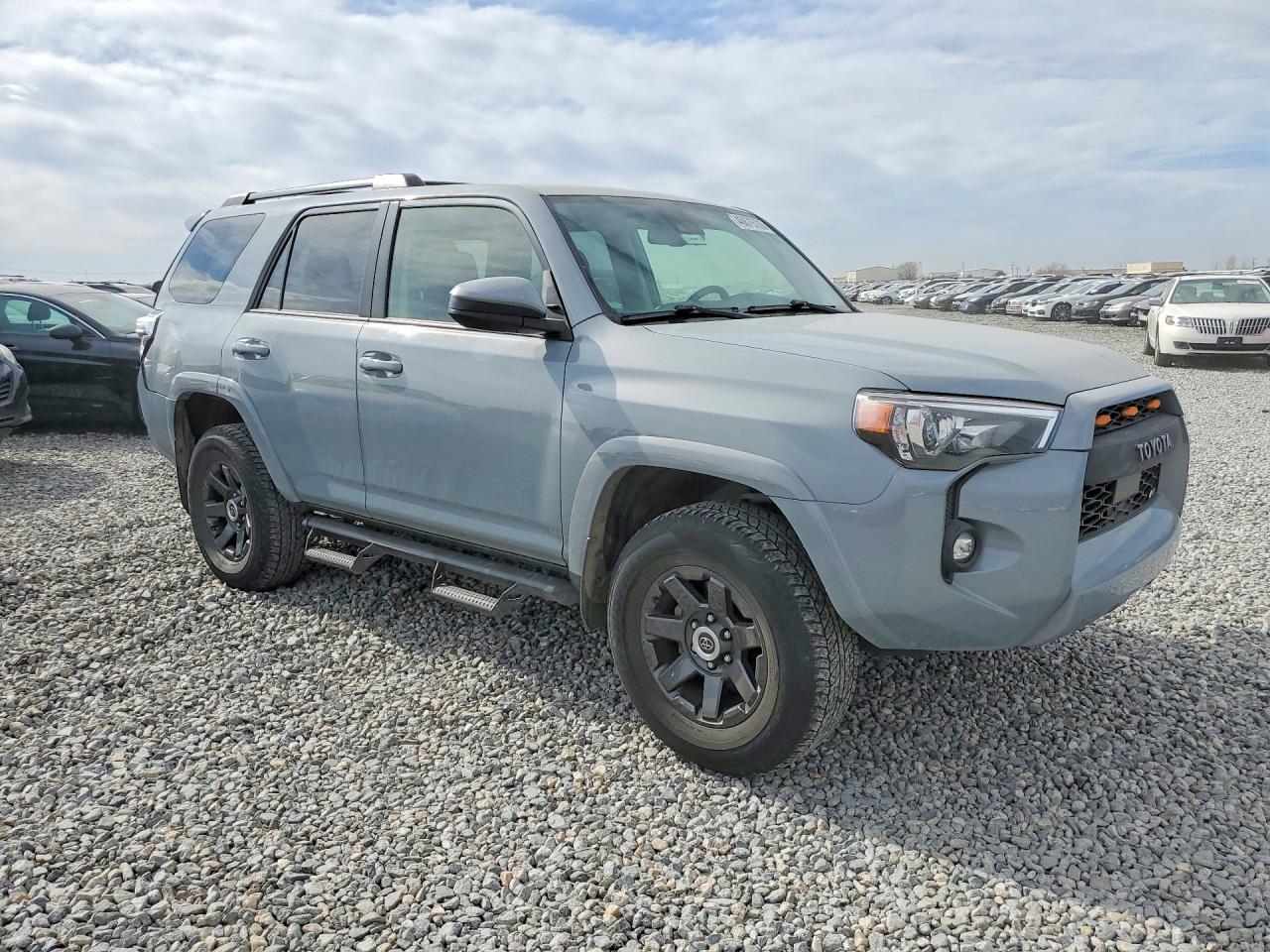 2021 Toyota 4runner Trail Edition Gray vin: JTEBU5JR8M5926352