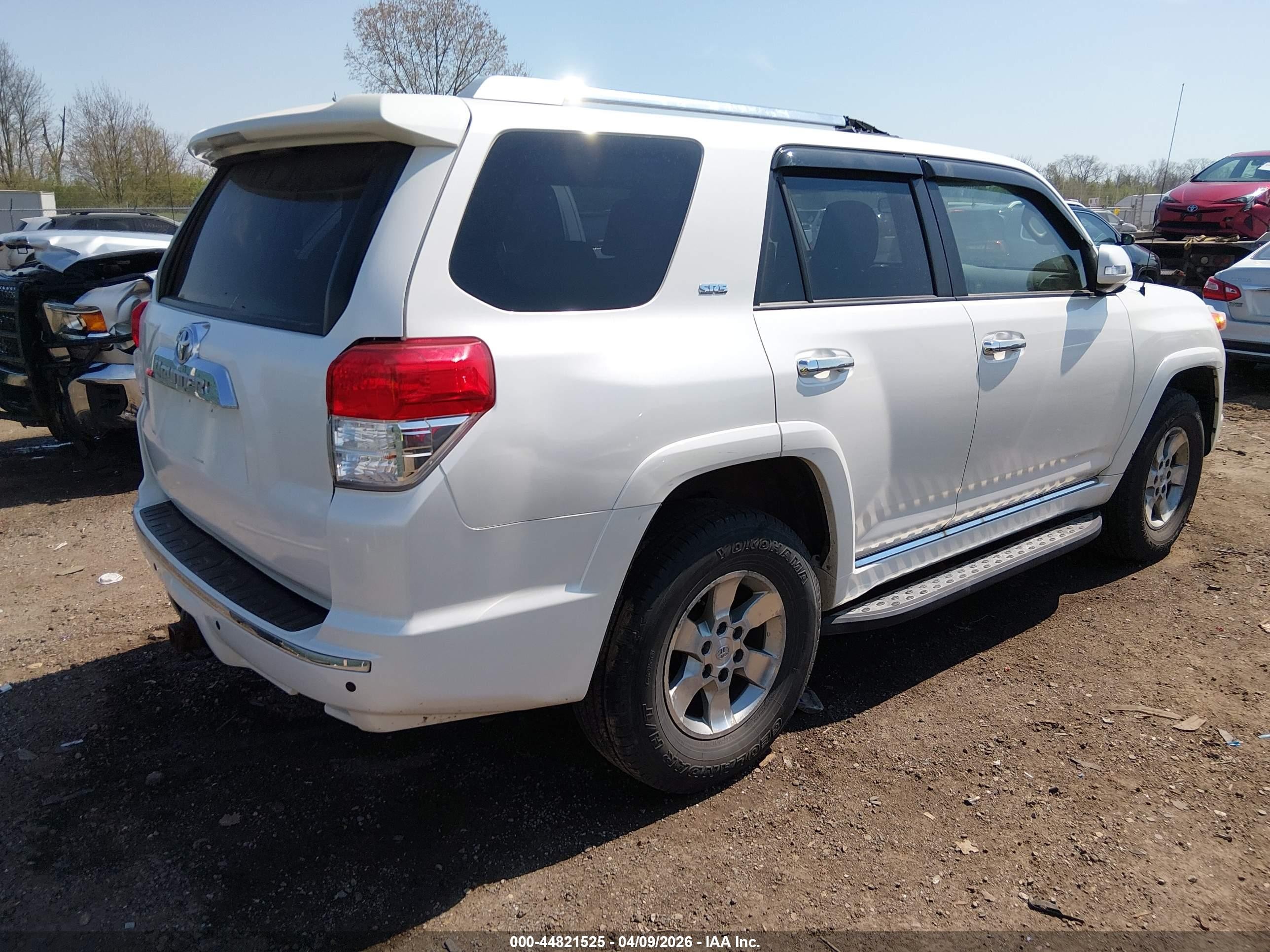 2010 Toyota 4runner Sr5 V6 White vin: JTEBU5JR9A5009416