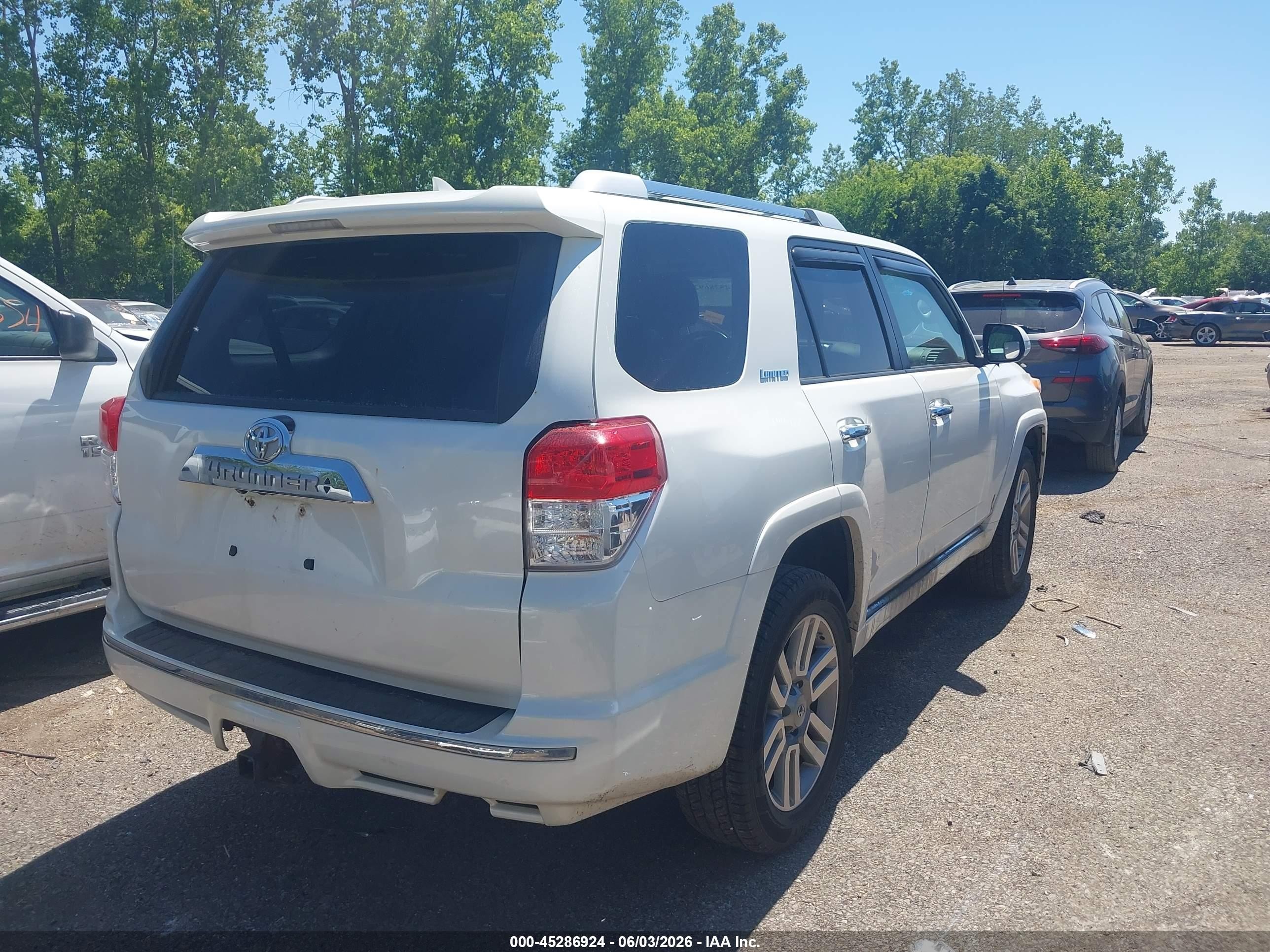 2010 Toyota 4runner Limited V6 White vin: JTEBU5JR9A5017709