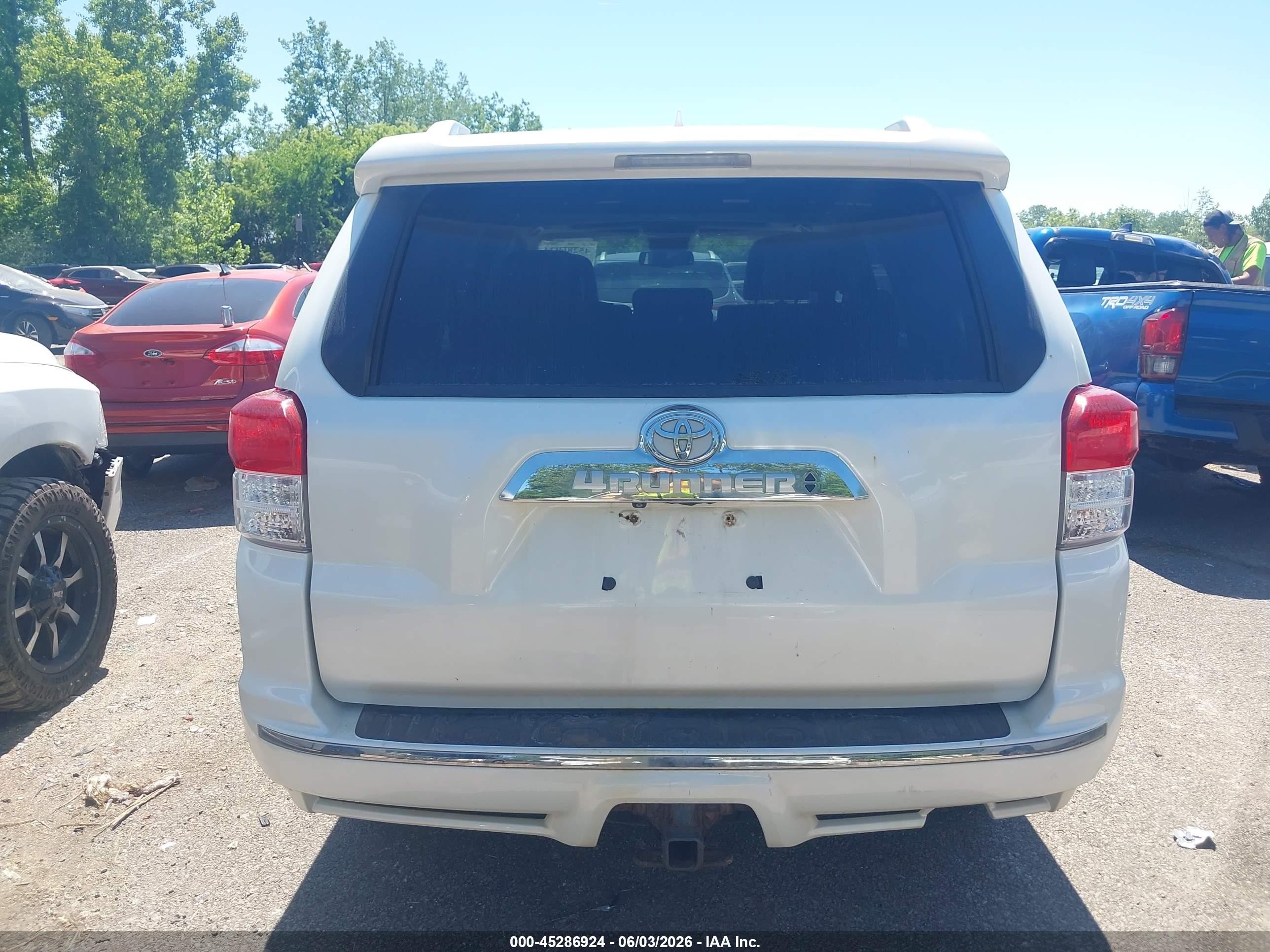 2010 Toyota 4runner Limited V6 White vin: JTEBU5JR9A5017709