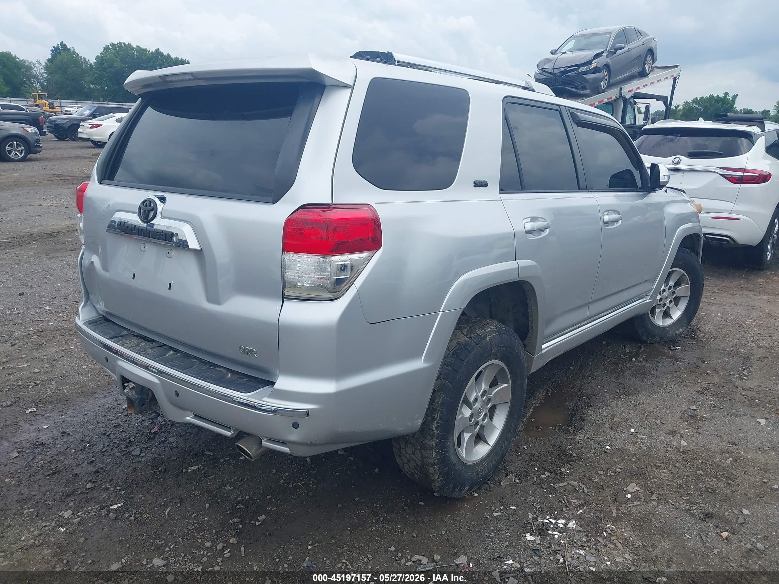 2011 Toyota 4runner Sr5 V6 Silver vin: JTEBU5JR9B5044040