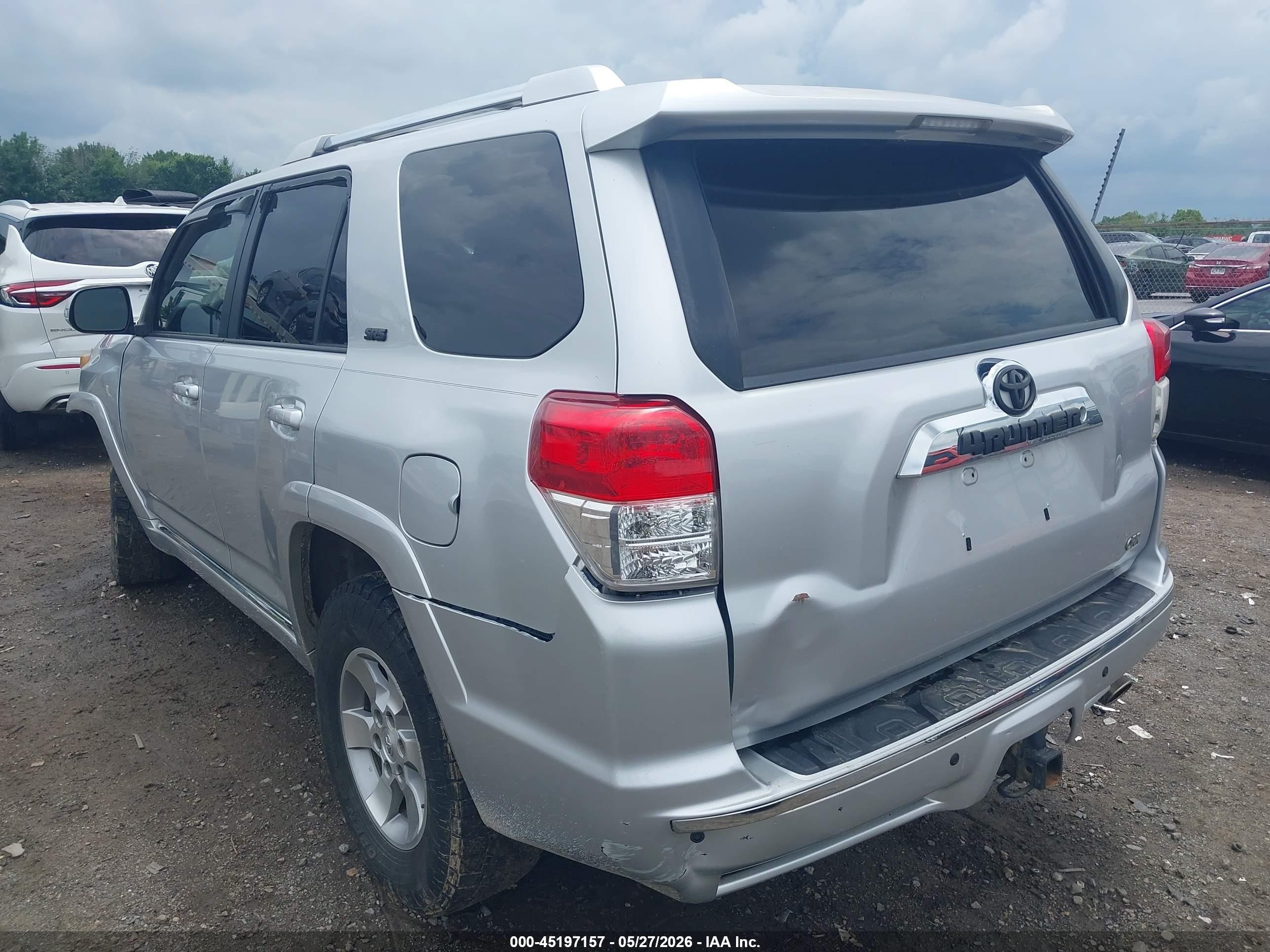 2011 Toyota 4runner Sr5 V6 Silver vin: JTEBU5JR9B5044040