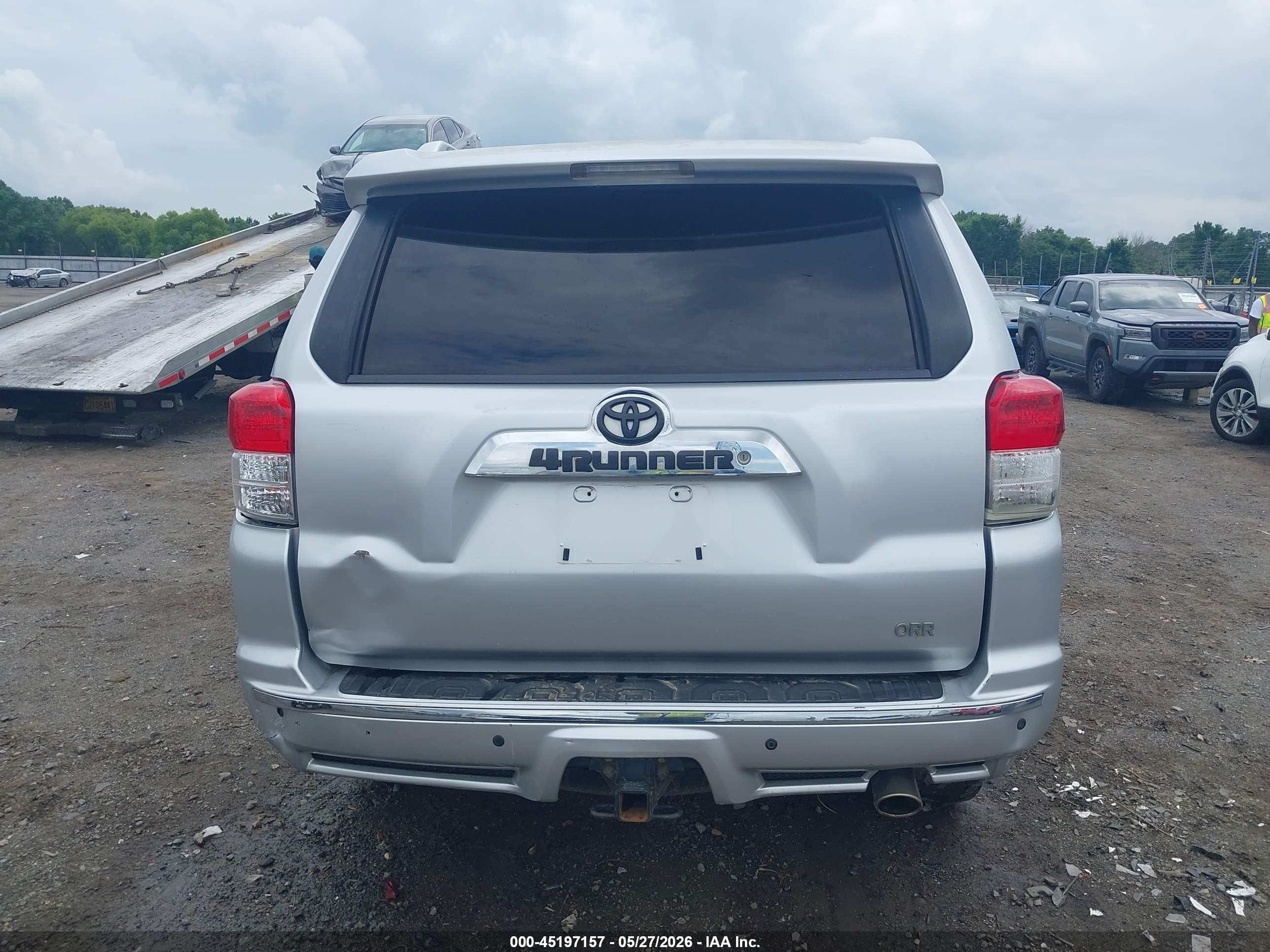 2011 Toyota 4runner Sr5 V6 Silver vin: JTEBU5JR9B5044040