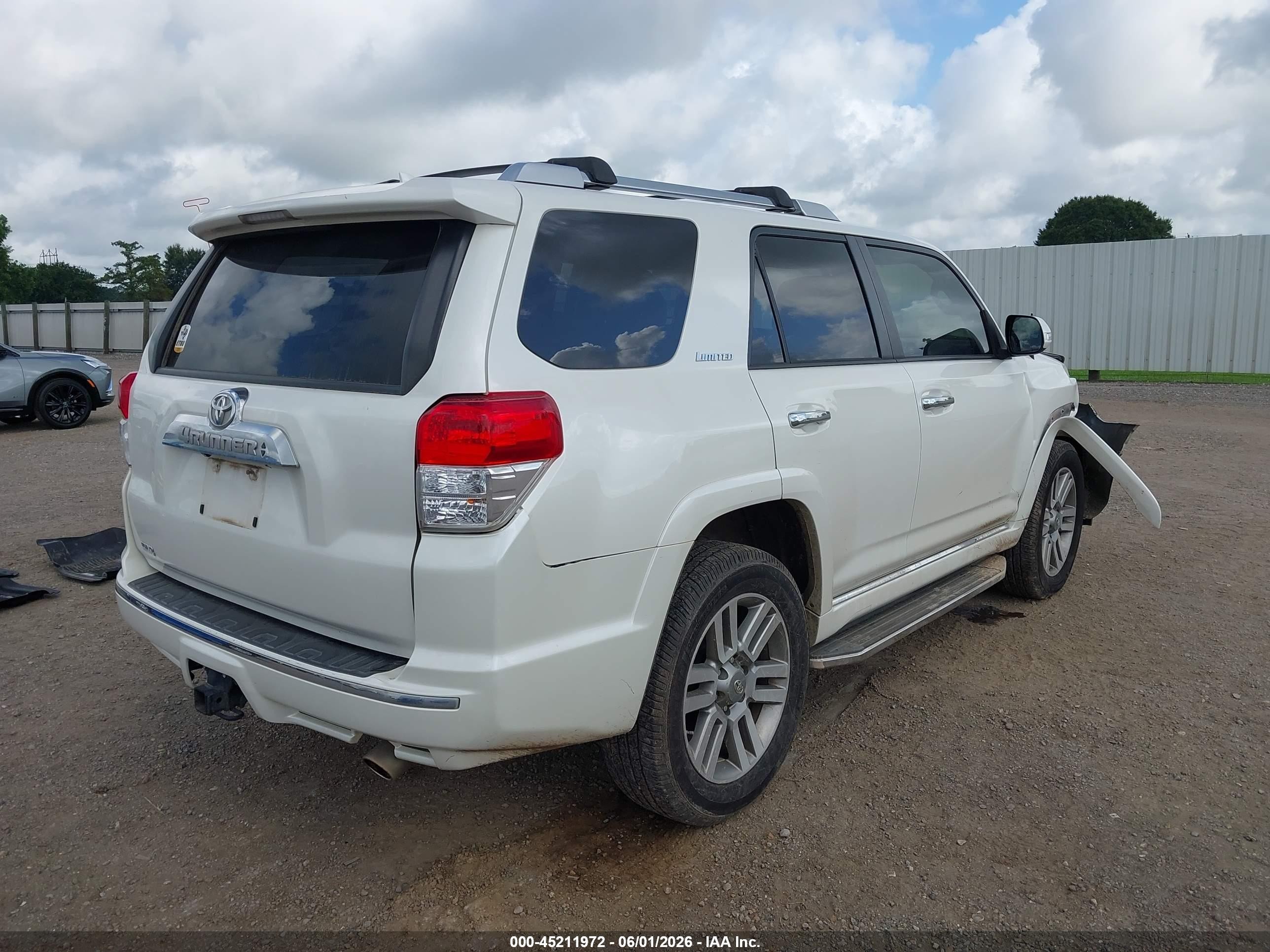 2013 Toyota 4runner Limited White vin: JTEBU5JR9D5138633