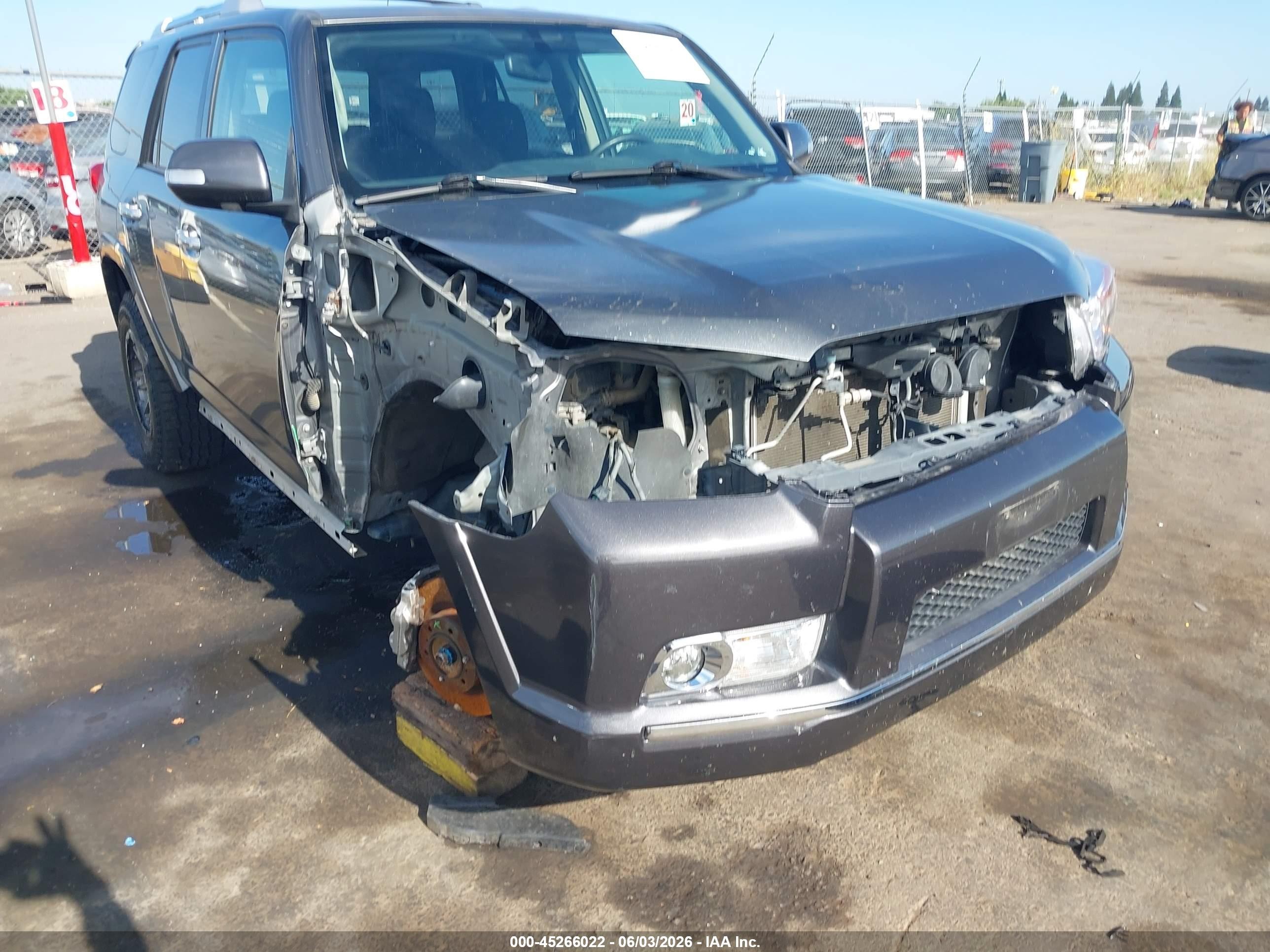 2013 Toyota 4runner Sr5 Gray vin: JTEBU5JR9D5143427