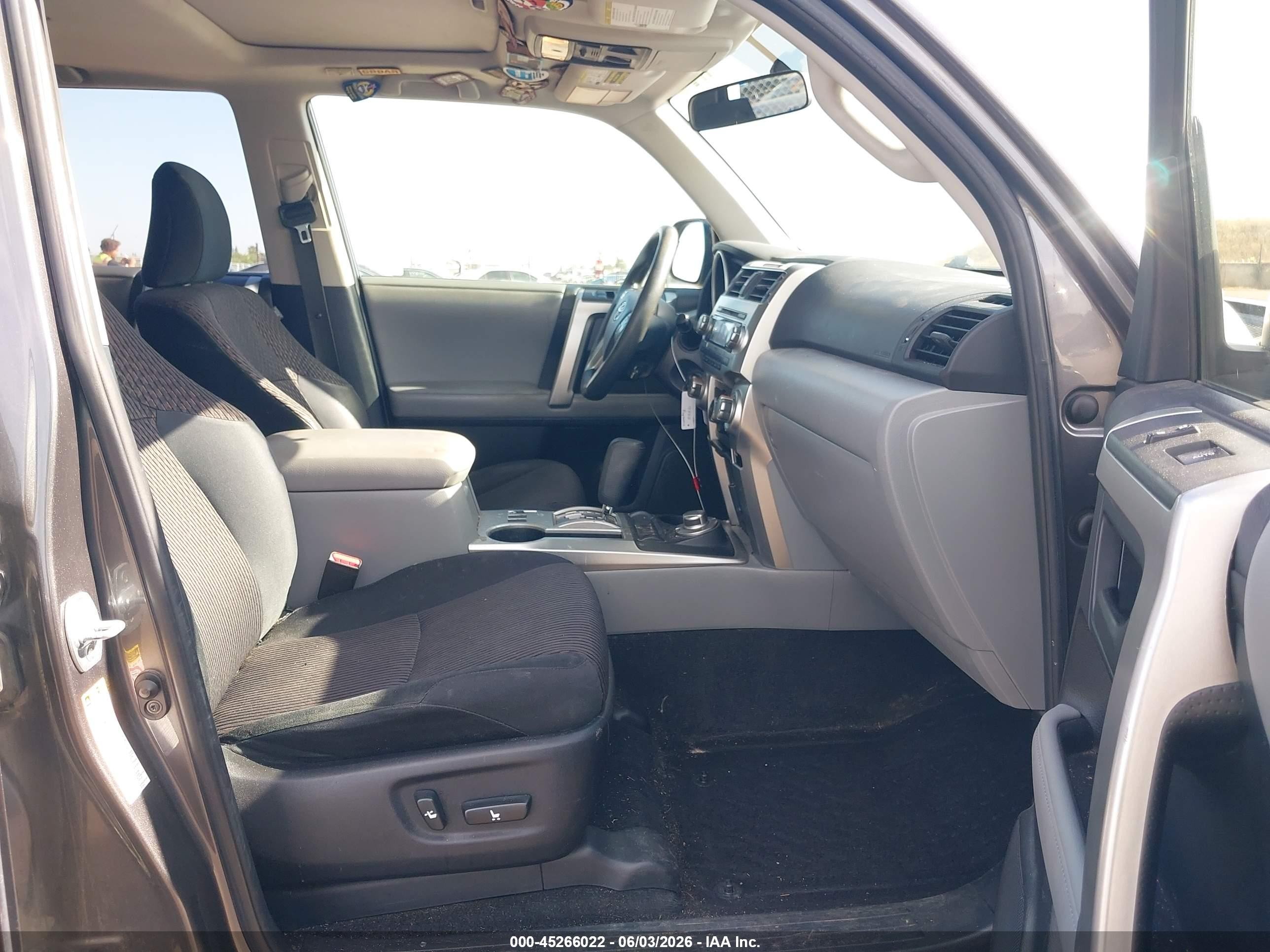 2013 Toyota 4runner Sr5 Gray vin: JTEBU5JR9D5143427