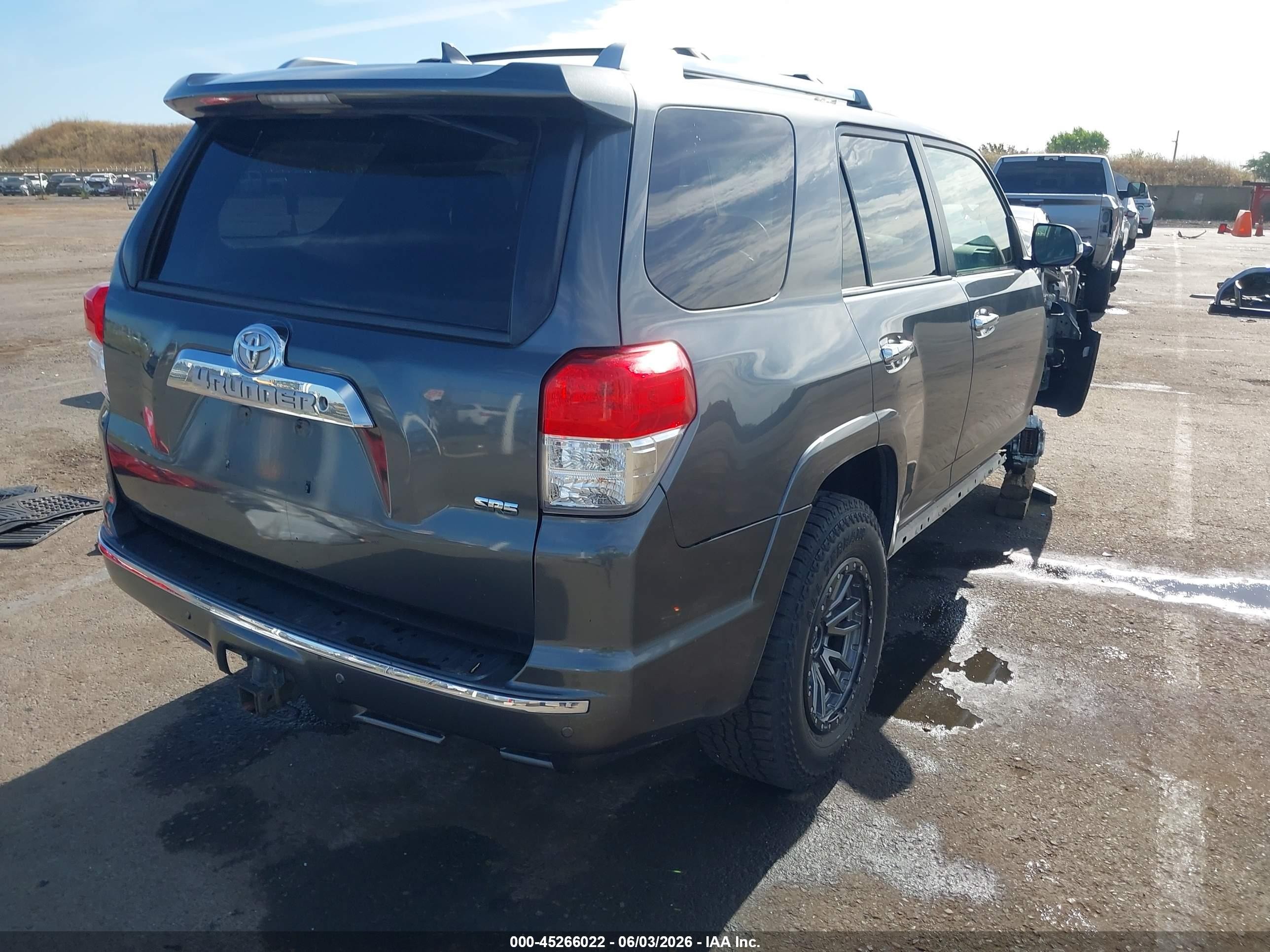 2013 Toyota 4runner Sr5 Gray vin: JTEBU5JR9D5143427