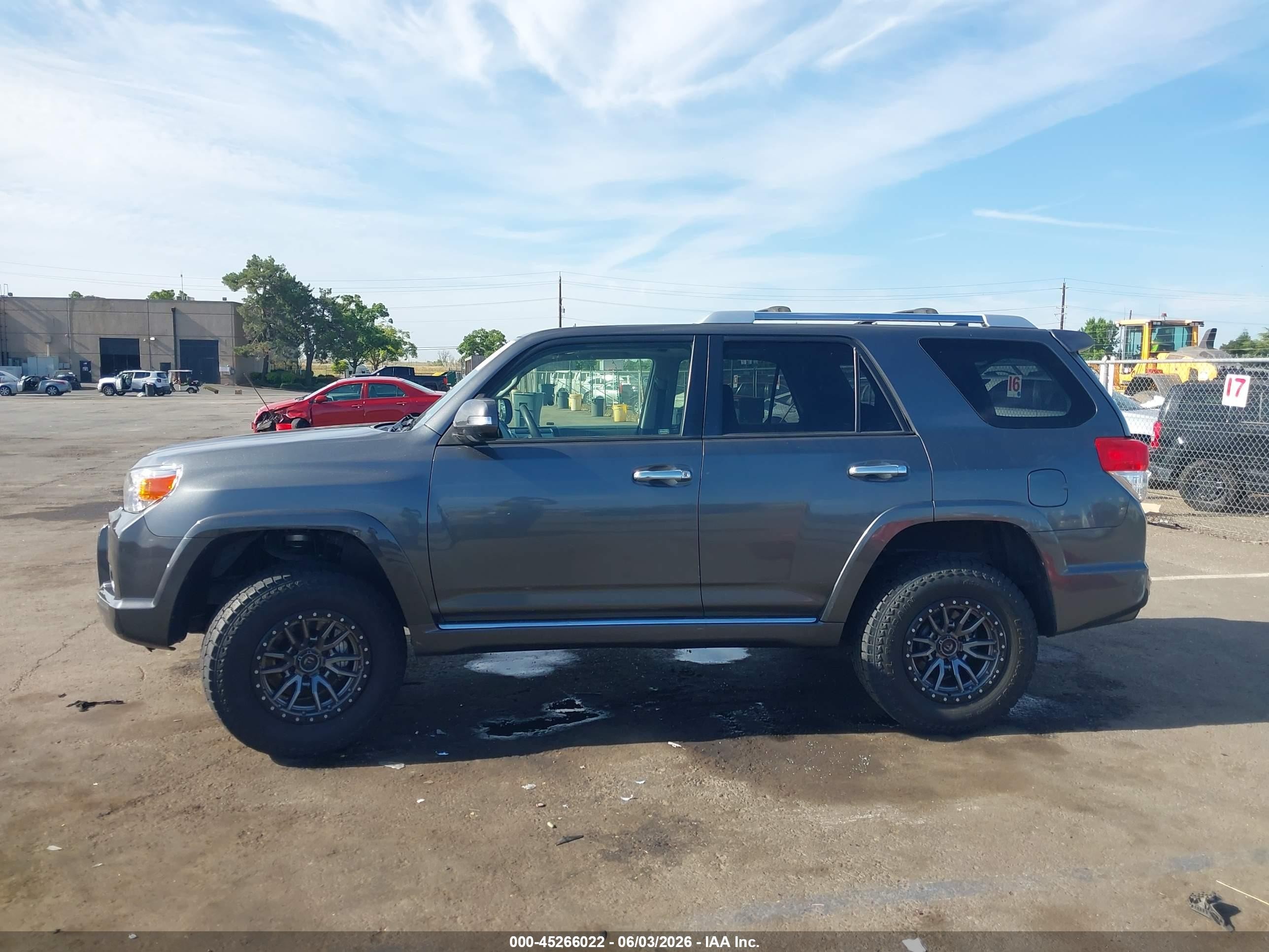 2013 Toyota 4runner Sr5 Gray vin: JTEBU5JR9D5143427