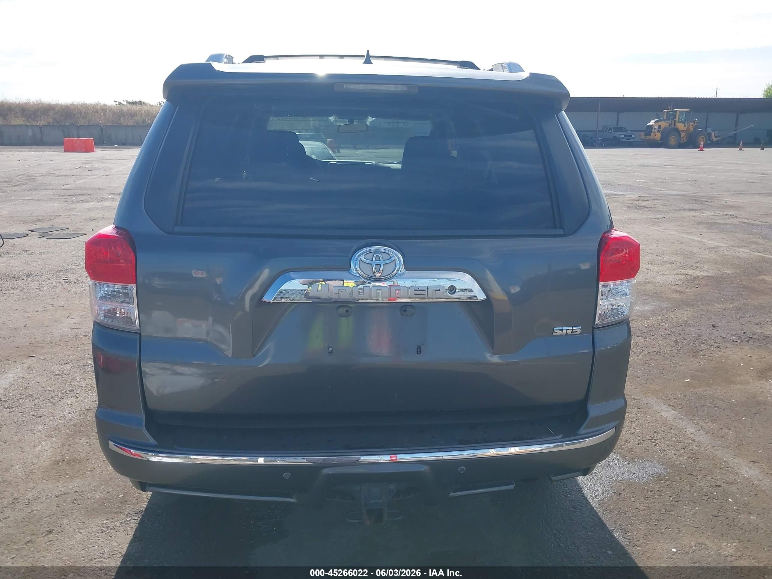 2013 Toyota 4runner Sr5 Gray vin: JTEBU5JR9D5143427