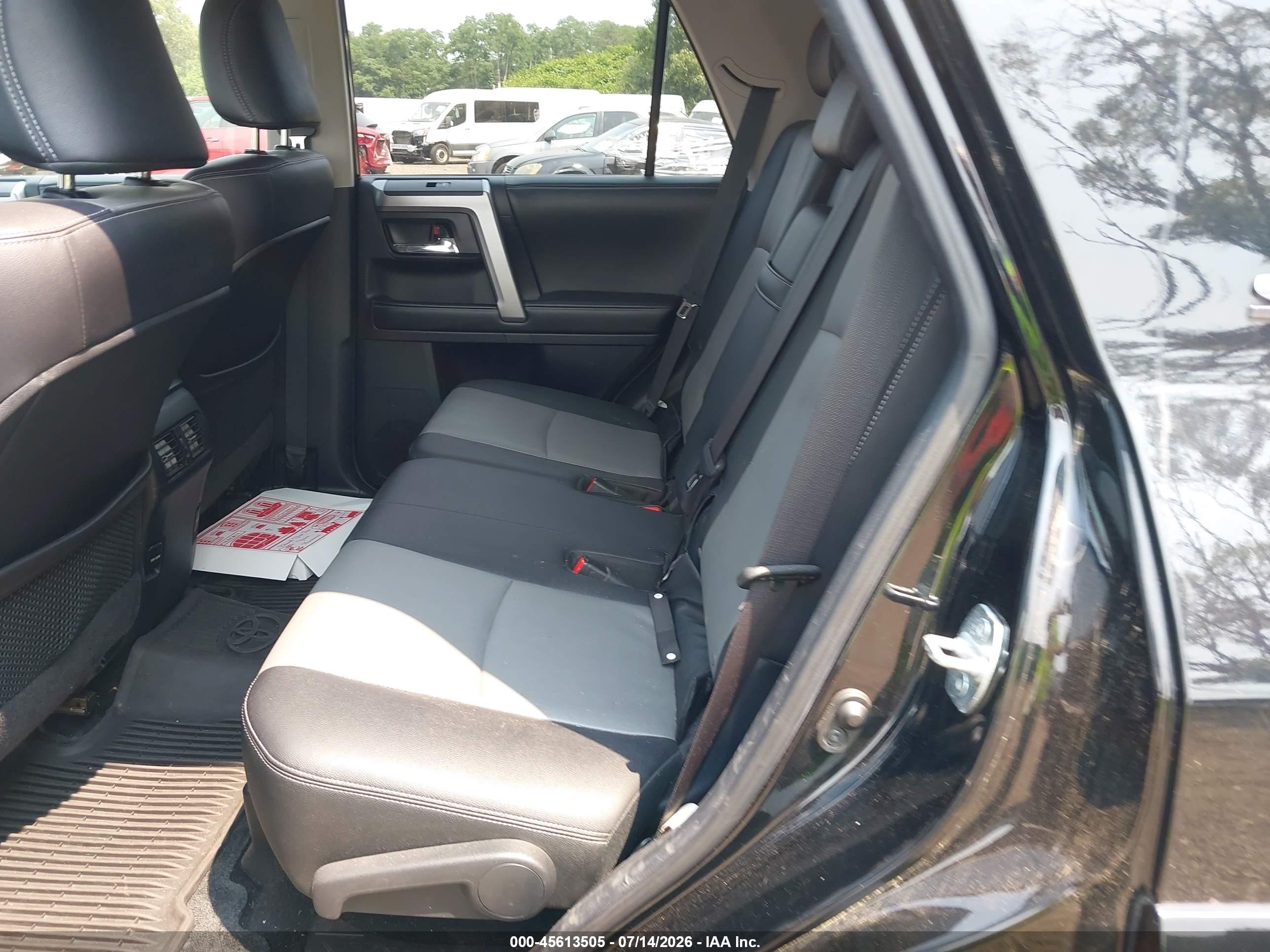 2015 Toyota 4runner   Black vin: JTEBU5JR9F5249525