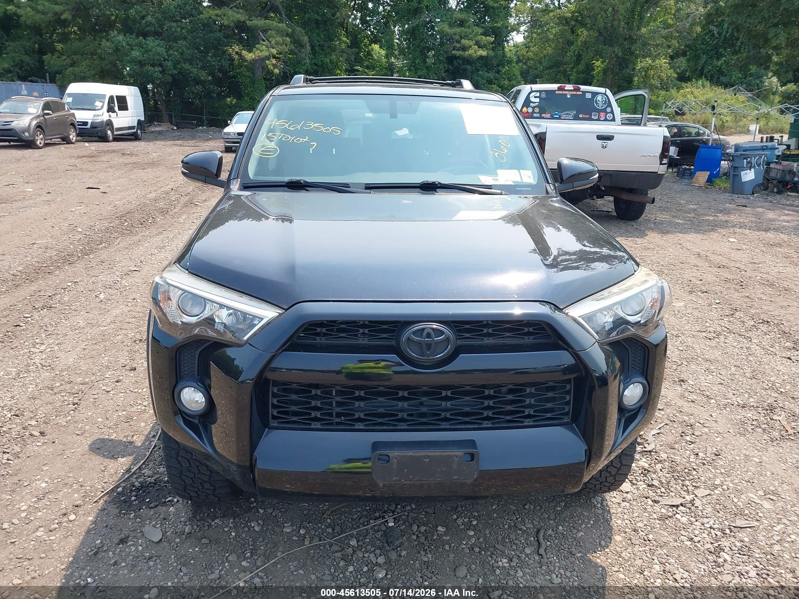 2015 Toyota 4runner   Black vin: JTEBU5JR9F5249525