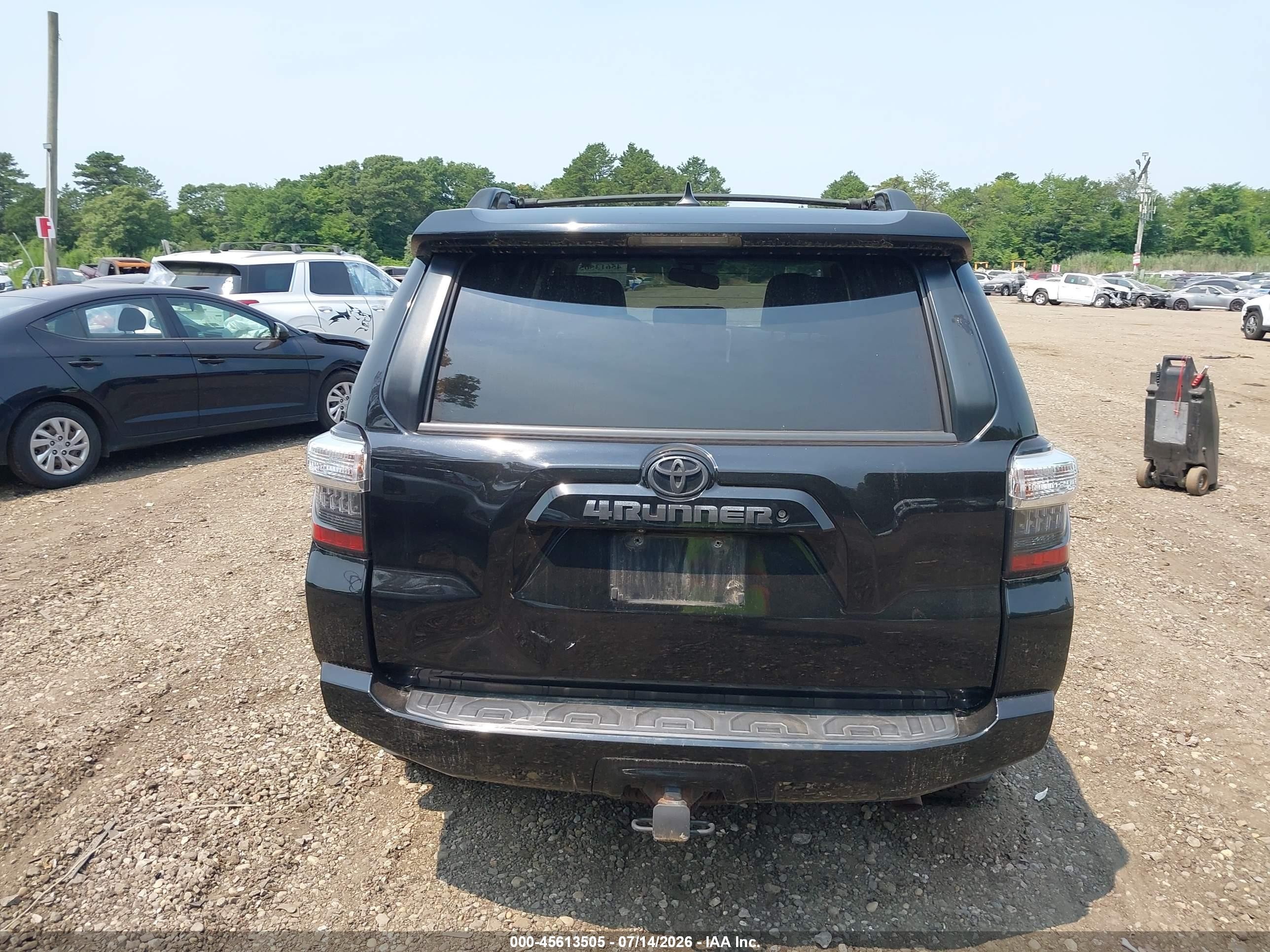 2015 Toyota 4runner   Black vin: JTEBU5JR9F5249525