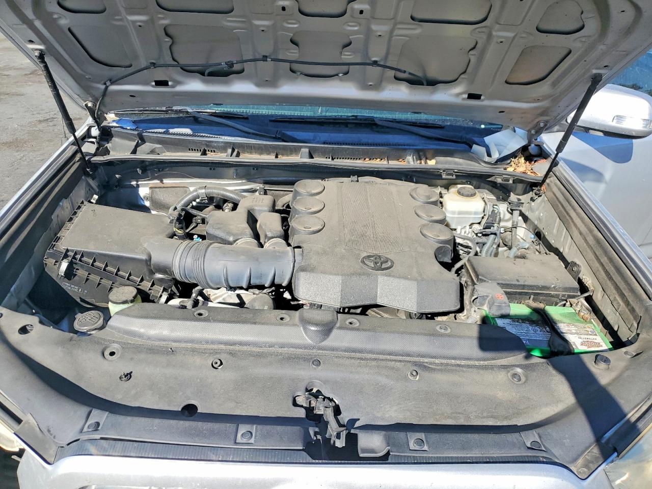 2010 Toyota 4runner Sr5 Silver vin: JTEBU5JRXA5020005