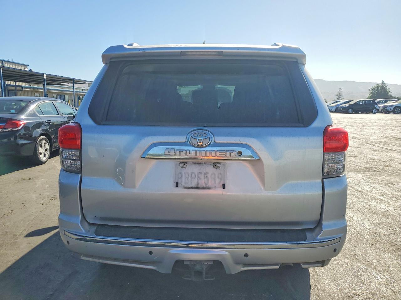 2010 Toyota 4runner Sr5 Silver vin: JTEBU5JRXA5020005
