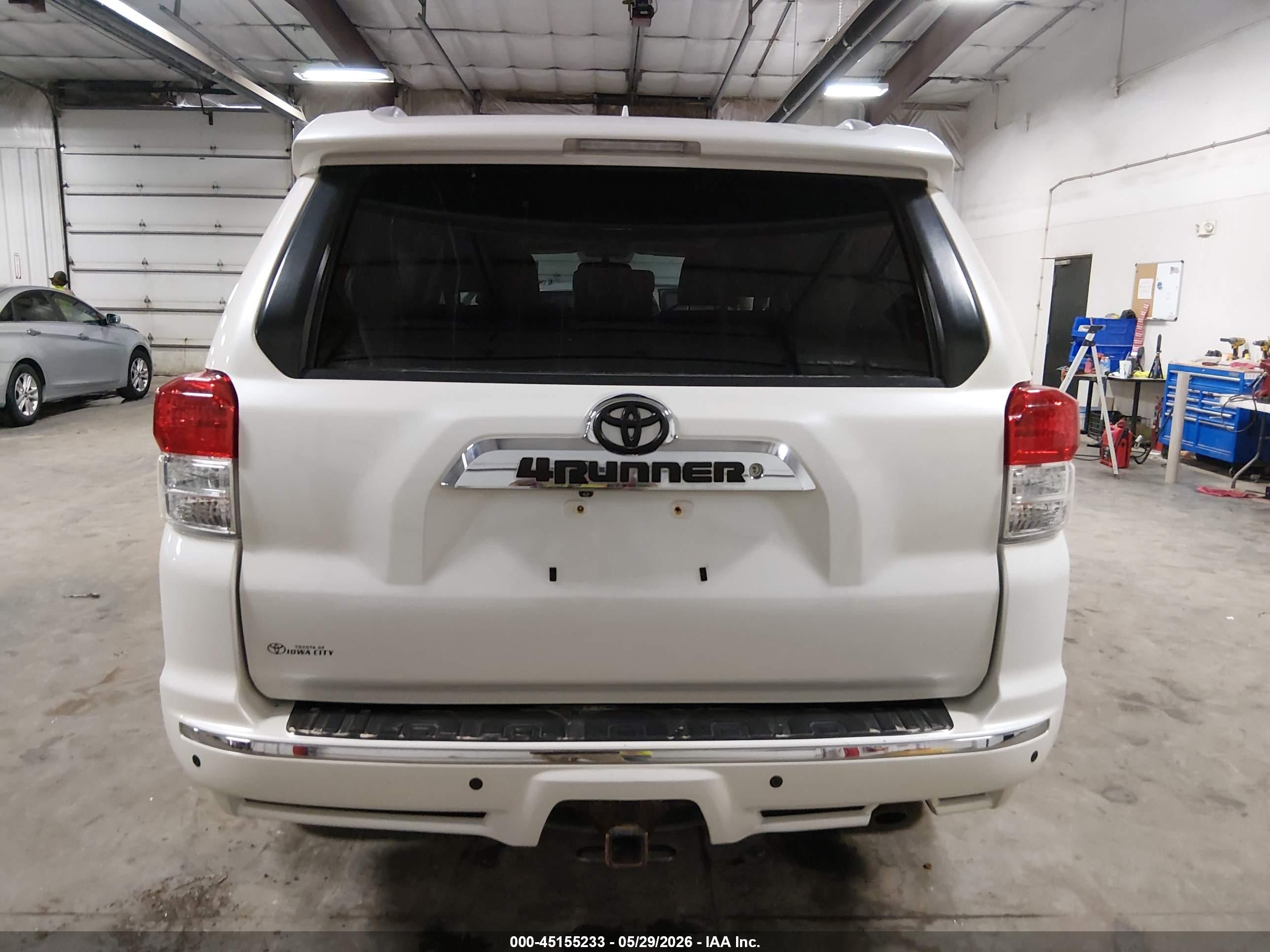 2011 Toyota 4runner Sr5 V6 White vin: JTEBU5JRXB5046346