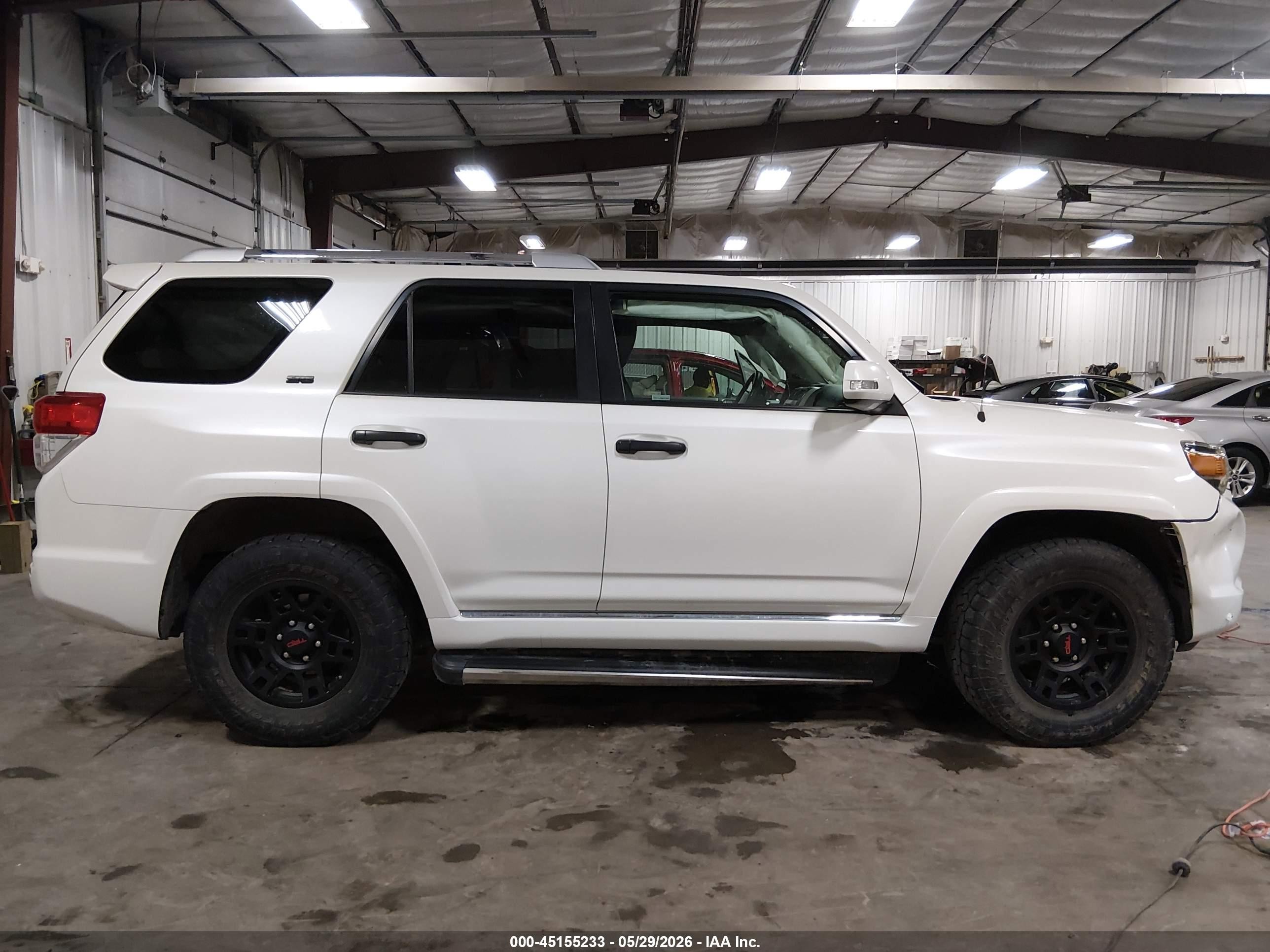 2011 Toyota 4runner Sr5 V6 White vin: JTEBU5JRXB5046346