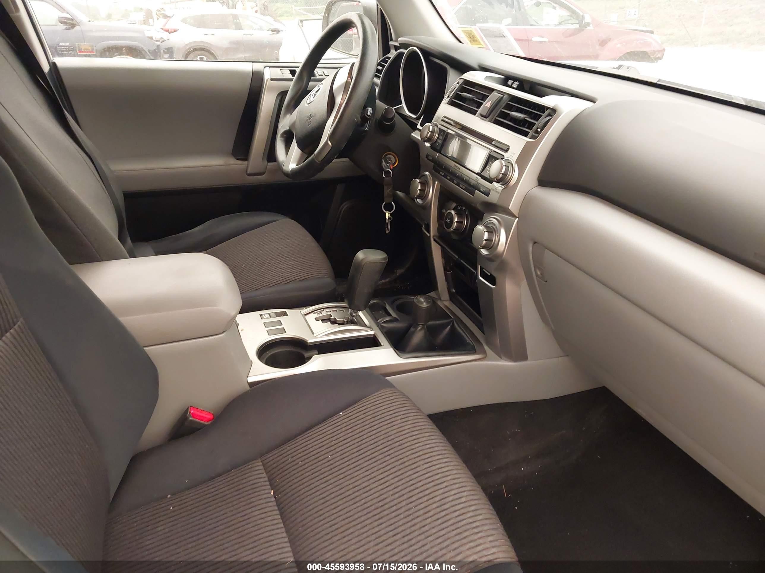 2011 Toyota 4runner Sr5 V6 Silver vin: JTEBU5JRXB5049974