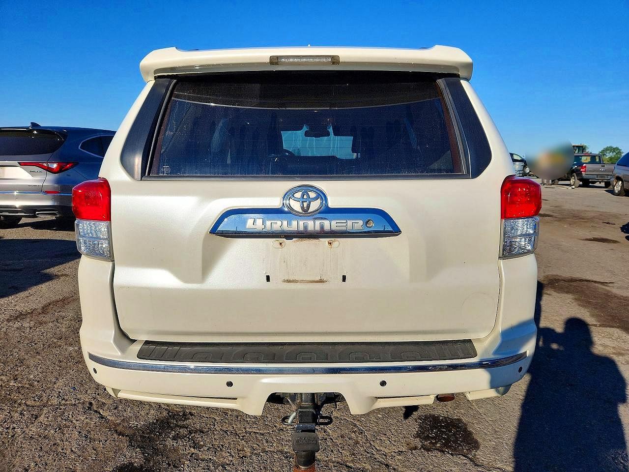 2012 Toyota 4runner Sr5 White vin: JTEBU5JRXC5096312