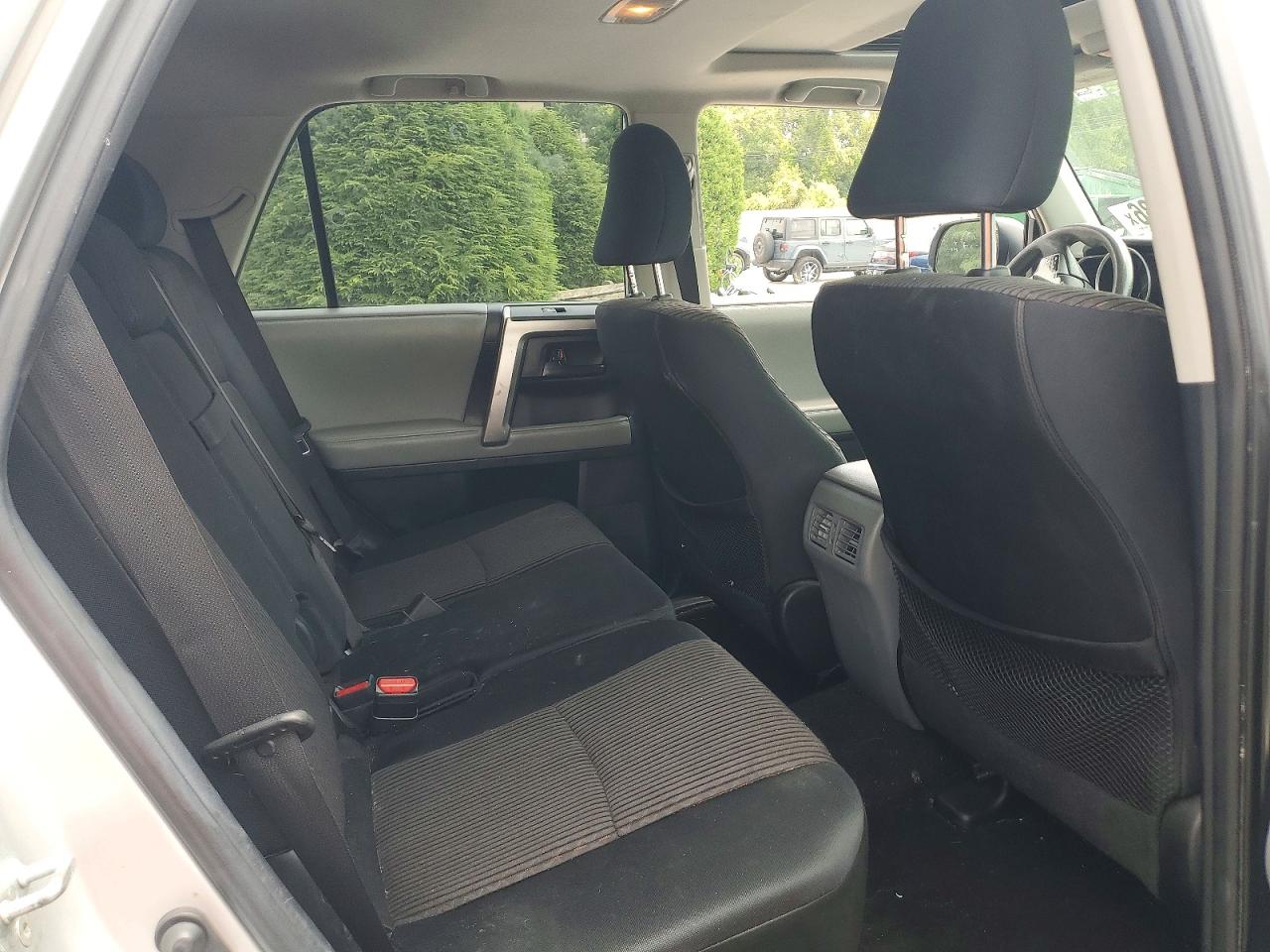 2012 Toyota 4runner Sr5 Серебряный vin: JTEBU5JRXC5100679