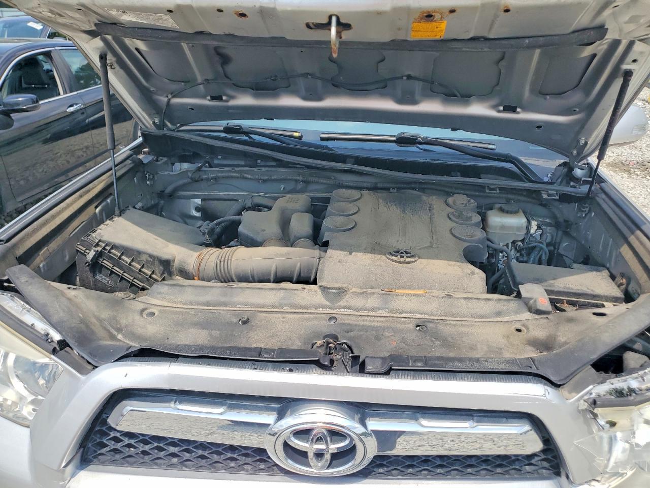 2012 Toyota 4runner Sr5 Серебряный vin: JTEBU5JRXC5100679