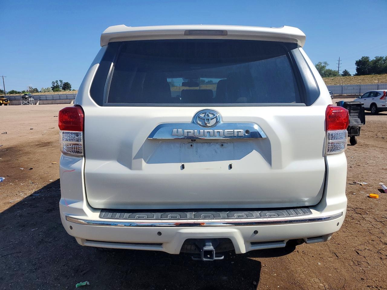 2013 Toyota 4runner Sr5 White vin: JTEBU5JRXD5147969