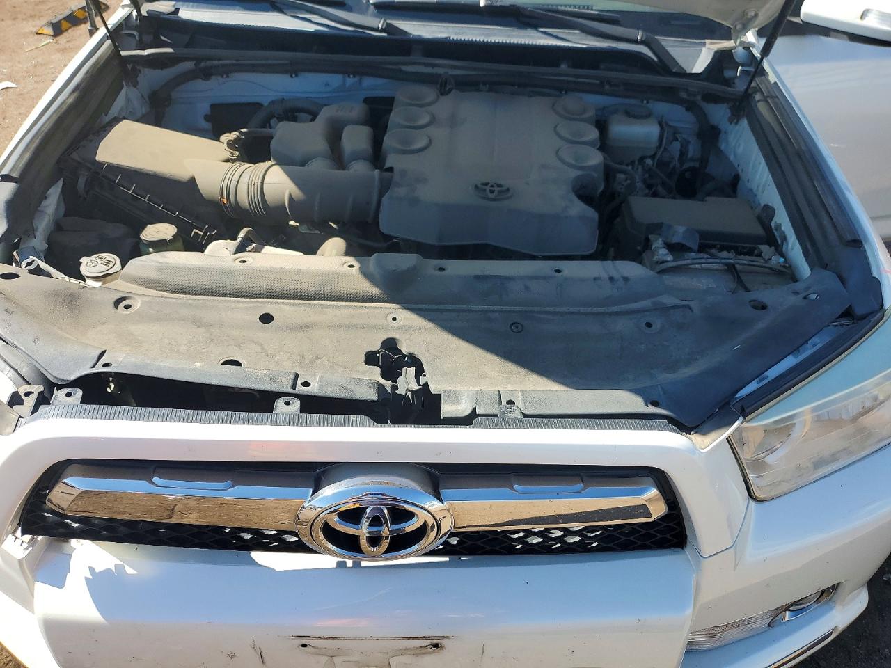 2013 Toyota 4runner Sr5 White vin: JTEBU5JRXD5147969