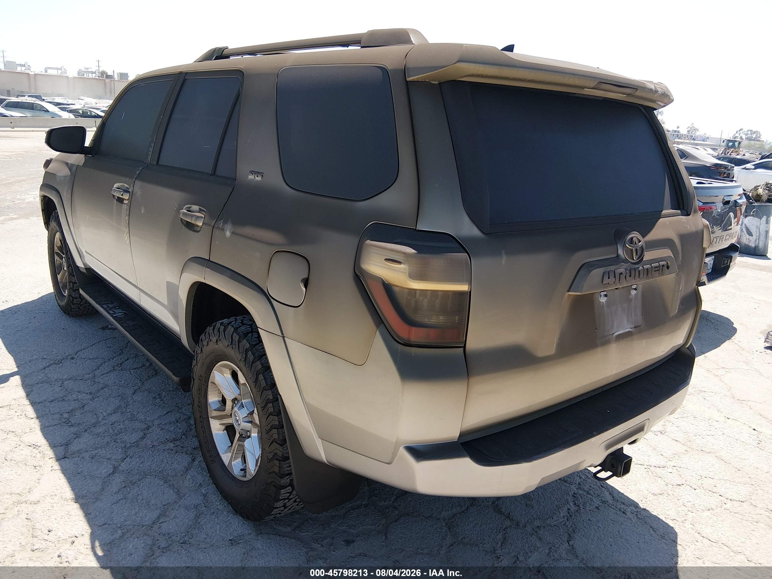 2014 Toyota 4runner Sr5 Silver vin: JTEBU5JRXE5172159