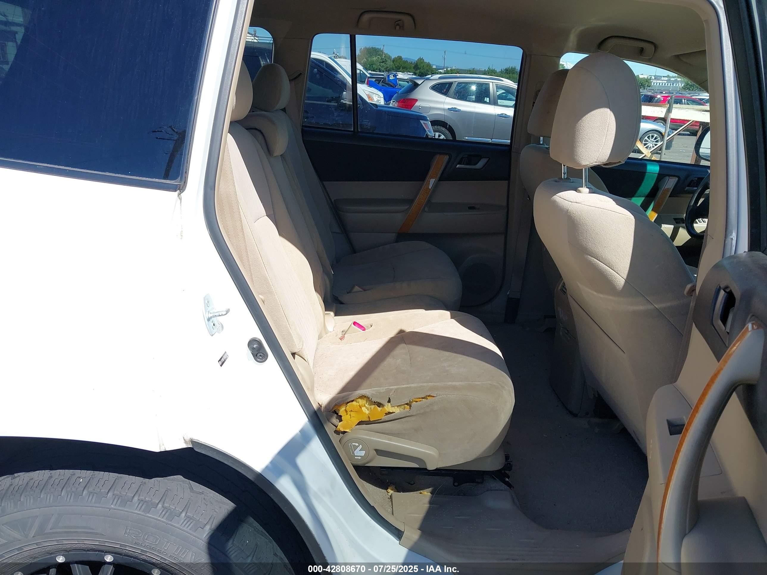 2010 Toyota Highlander Hybrid Base V6 Белый vin: JTEBW3EH7A2039094
