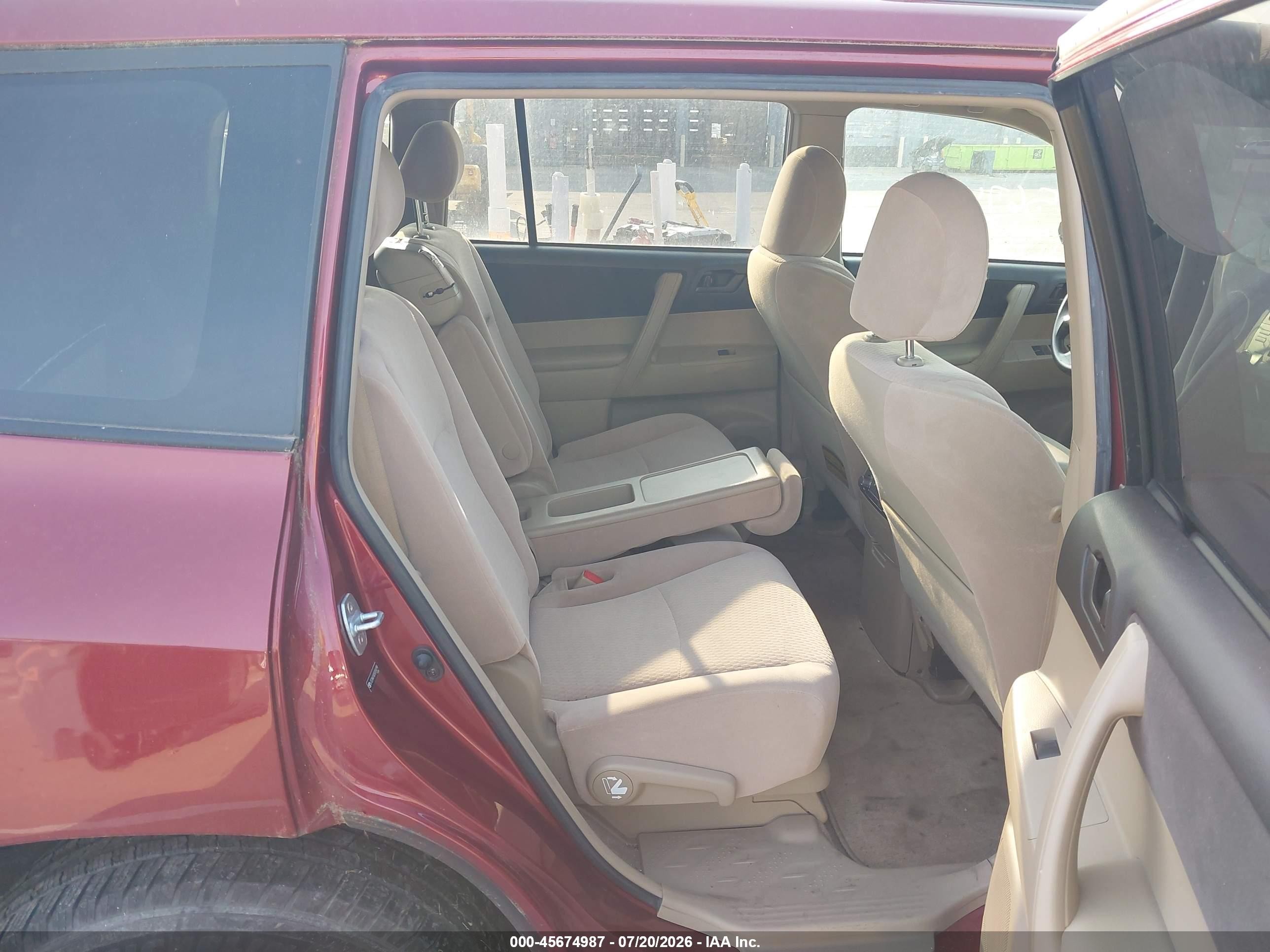 2009 Toyota Highlander   Red vin: JTEDA41A092004799