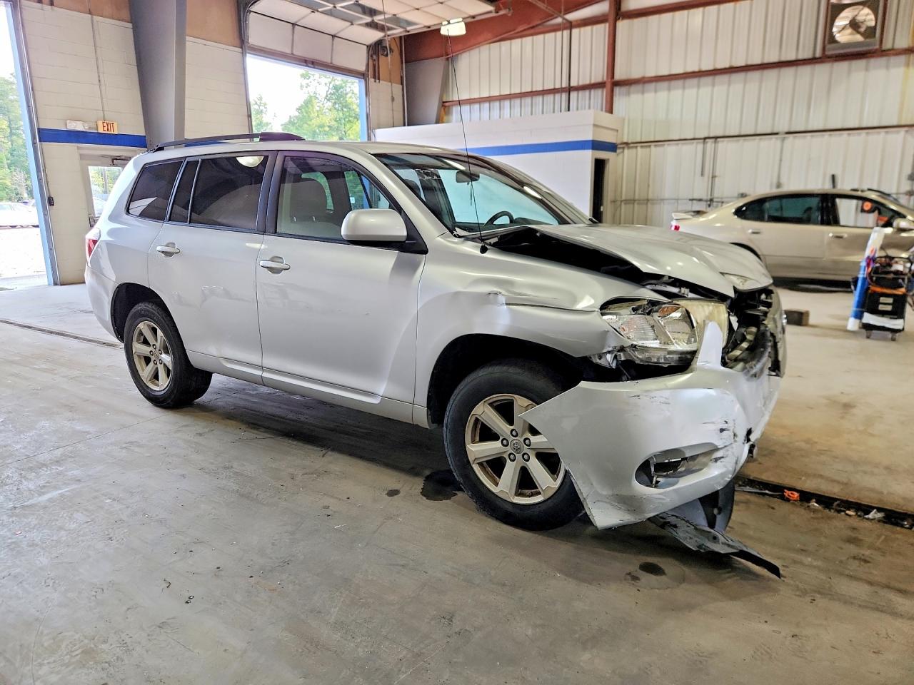 2009 Toyota Highlander Base Gray vin: JTEDA41A192000888