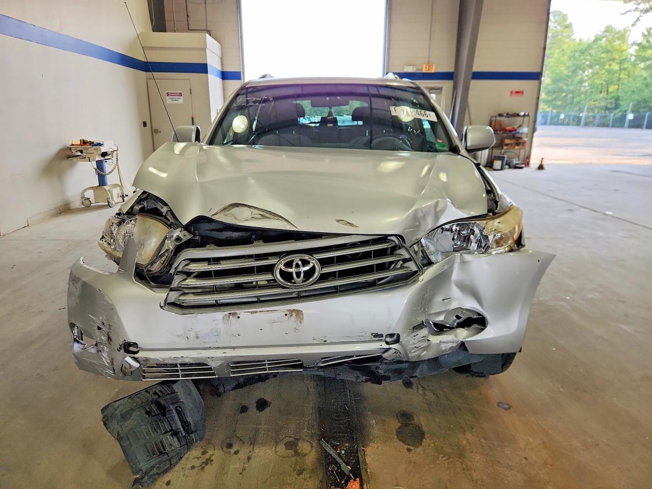 2009 Toyota Highlander Base Gray vin: JTEDA41A192000888