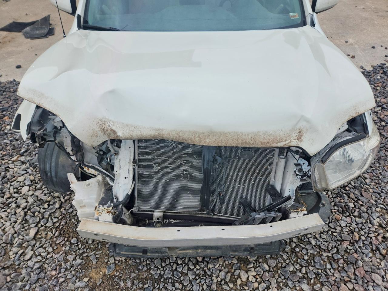 2009 Toyota Highlander Base White vin: JTEDA41A392003968