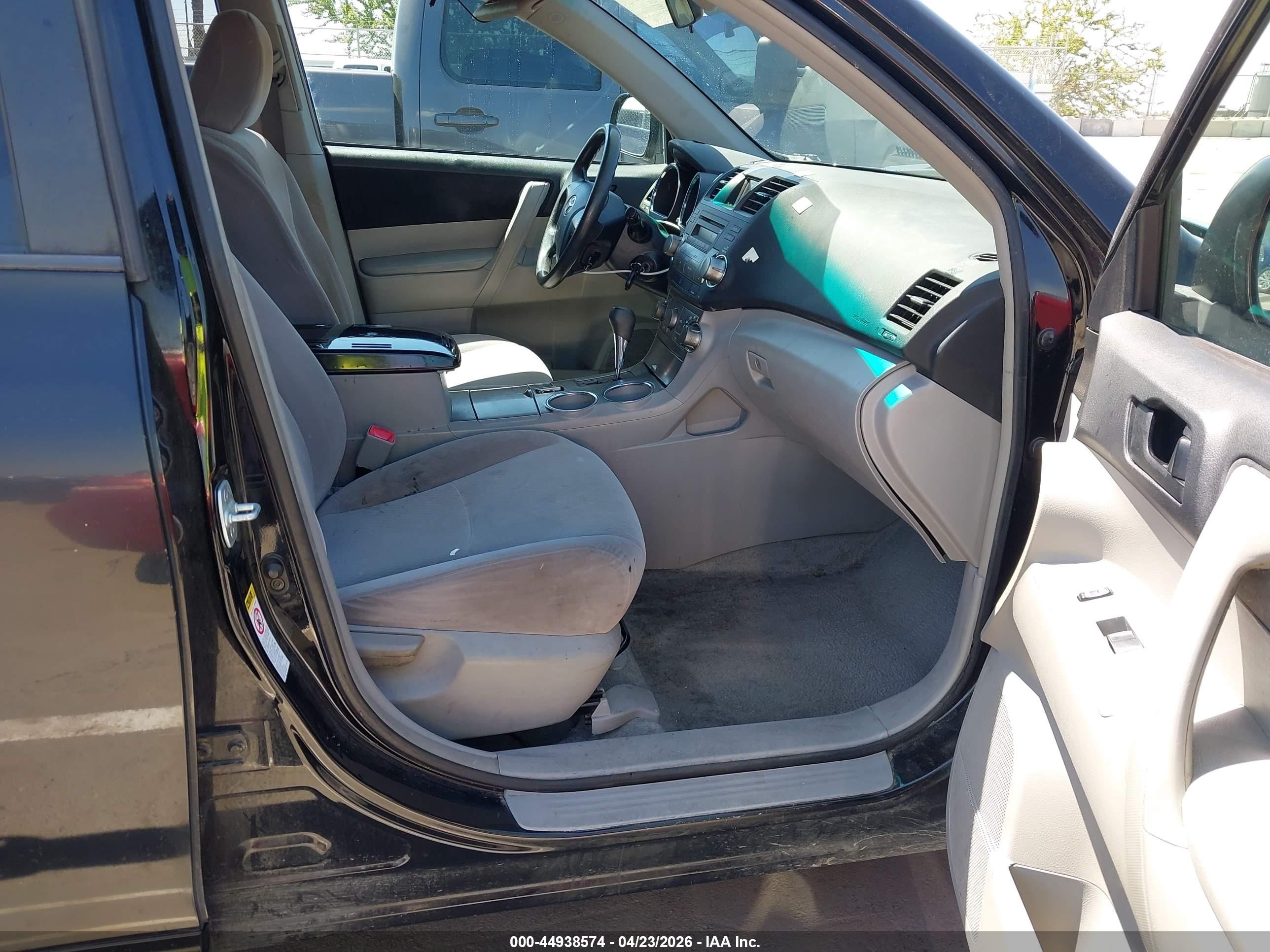 2009 Toyota Highlander   Black vin: JTEDA41A492005289